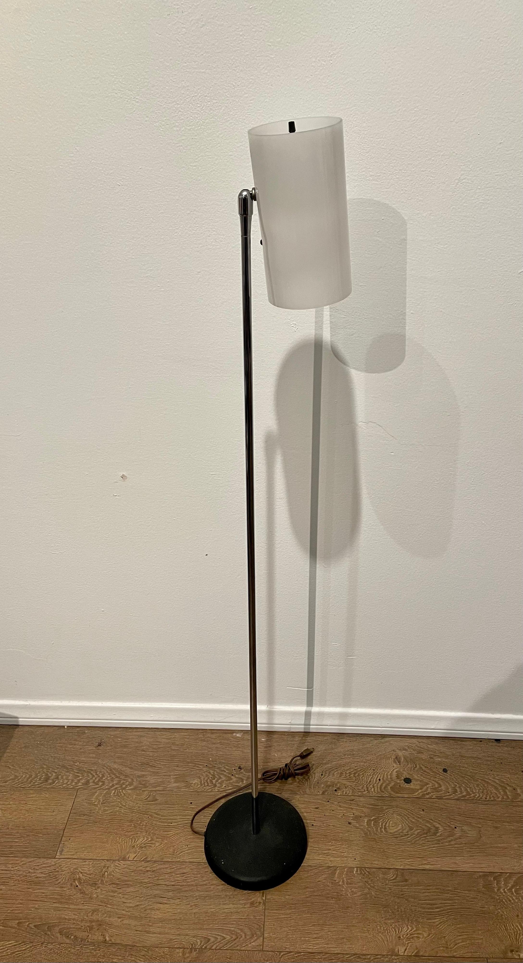 1970's Spot Floor Lamp by Lightolier with Movable Head In Good Condition In San Diego, CA