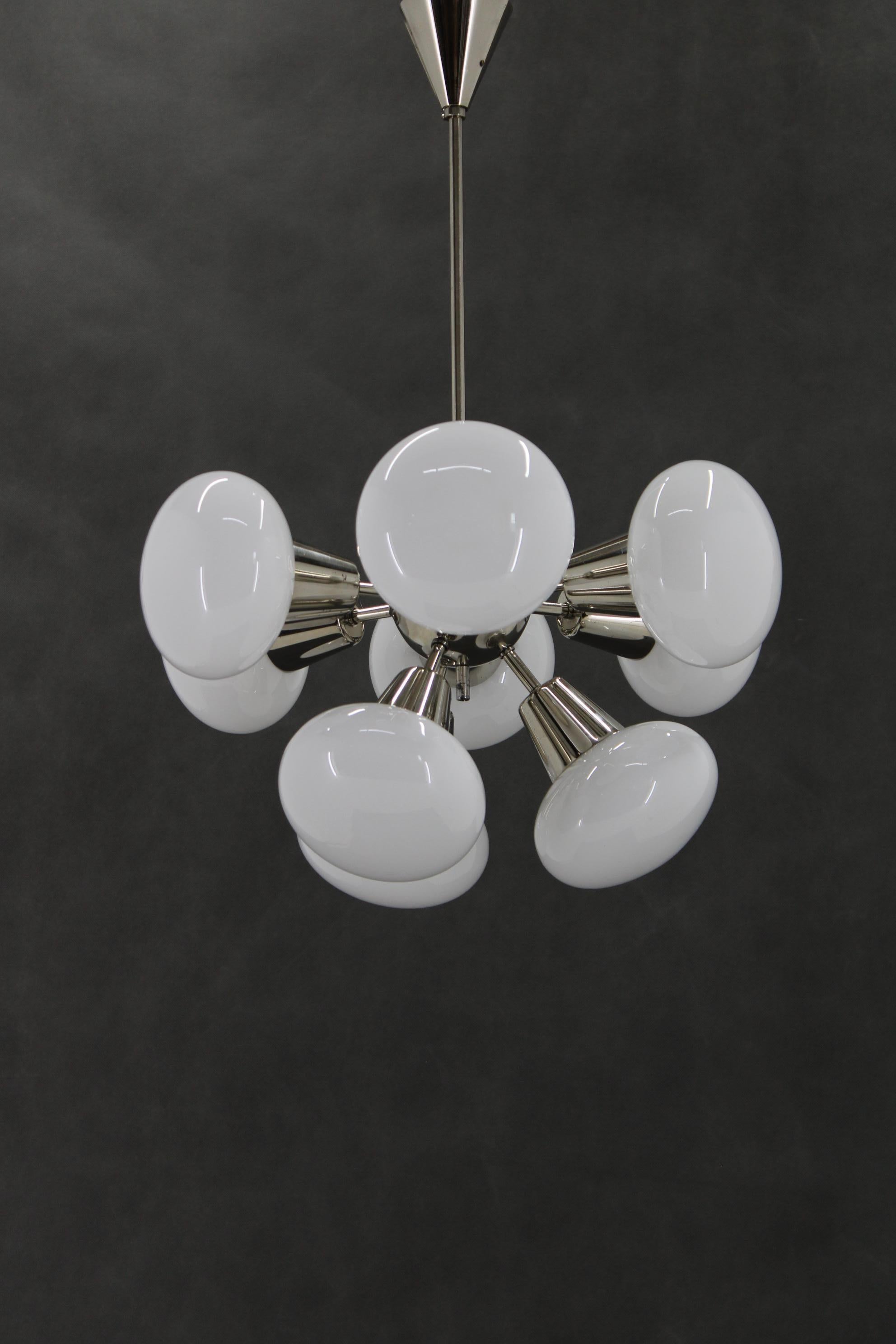 Mid-Century moderno Lampadario Sputnik cromato a 9 fiamme di Kamenicky Senov degli anni '70 in vendita