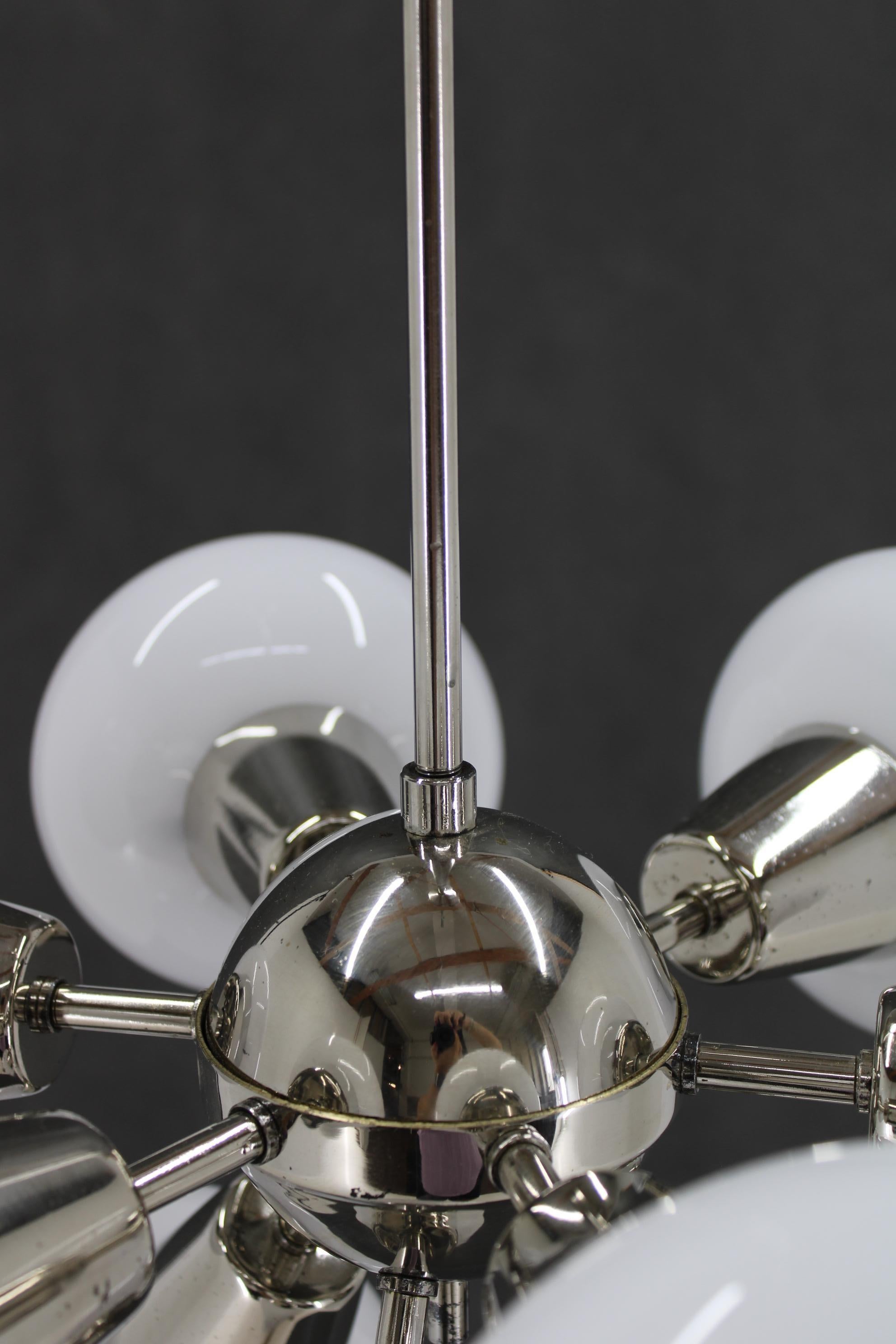 Lampadario Sputnik cromato a 9 fiamme di Kamenicky Senov degli anni '70 In condizioni buone in vendita a Praha, CZ