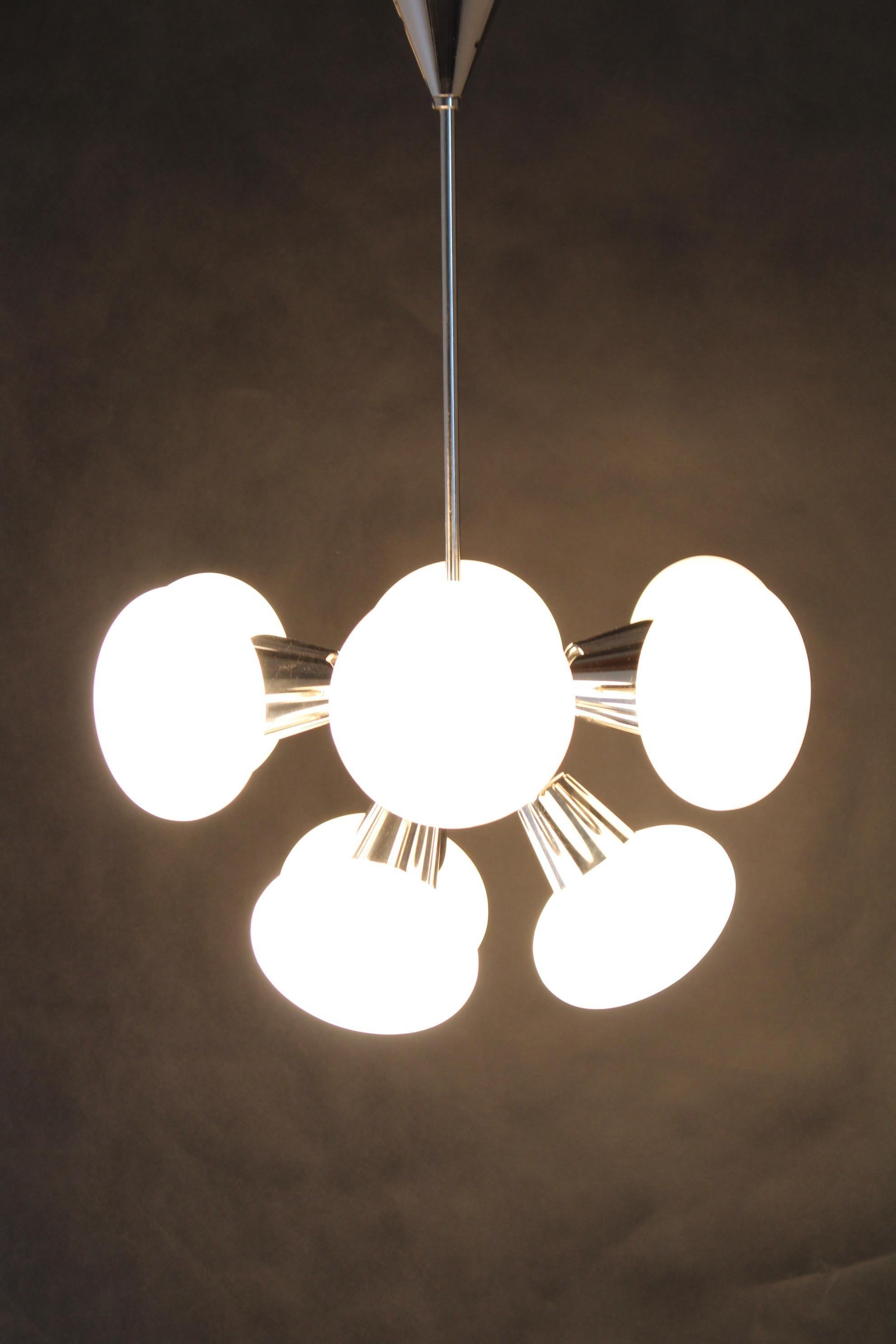 Lampadario Sputnik cromato a 9 fiamme di Kamenicky Senov degli anni '70 in vendita 2