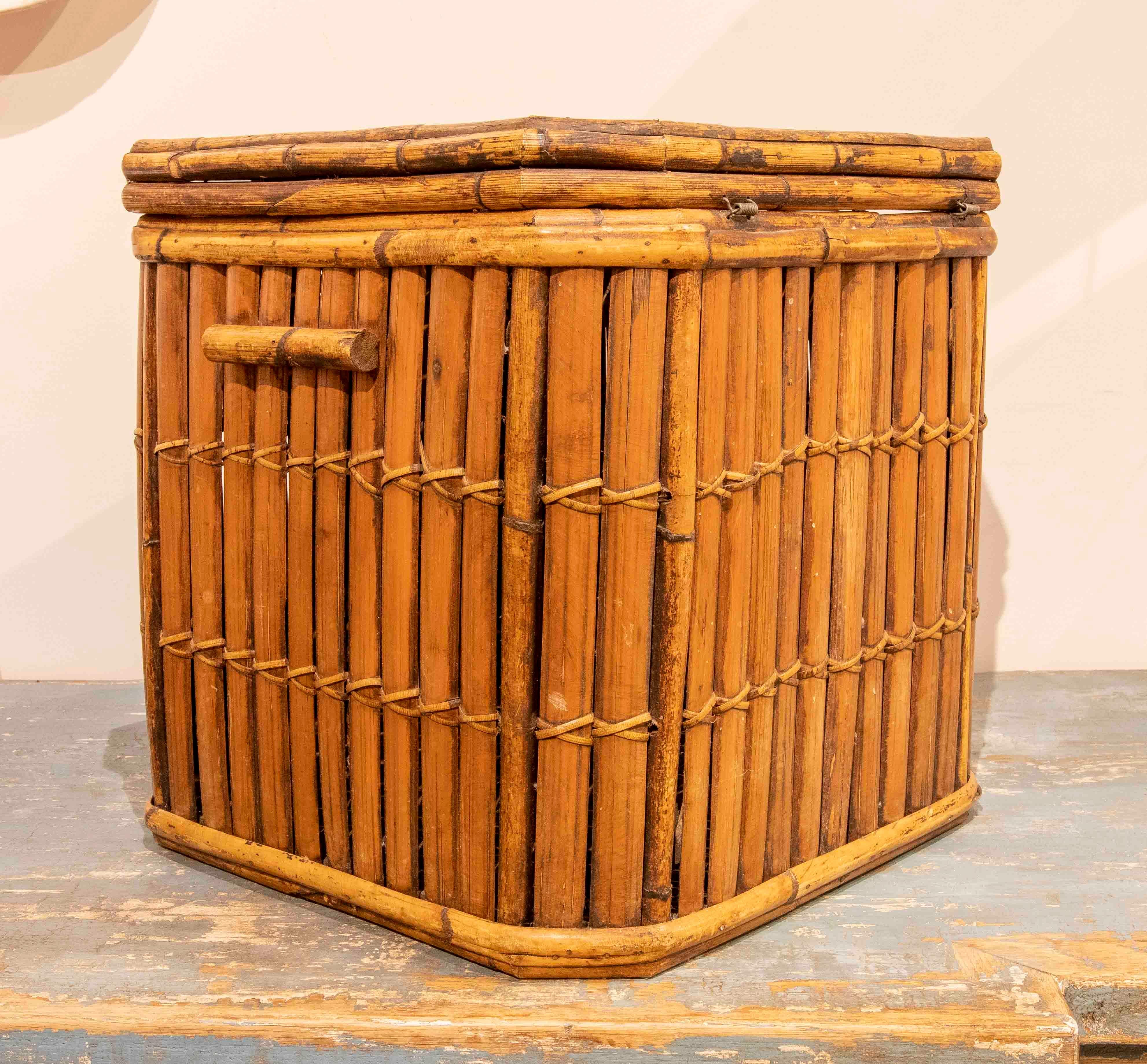 1970s Square Basket with Decorative Bamboo Lid  For Sale 4