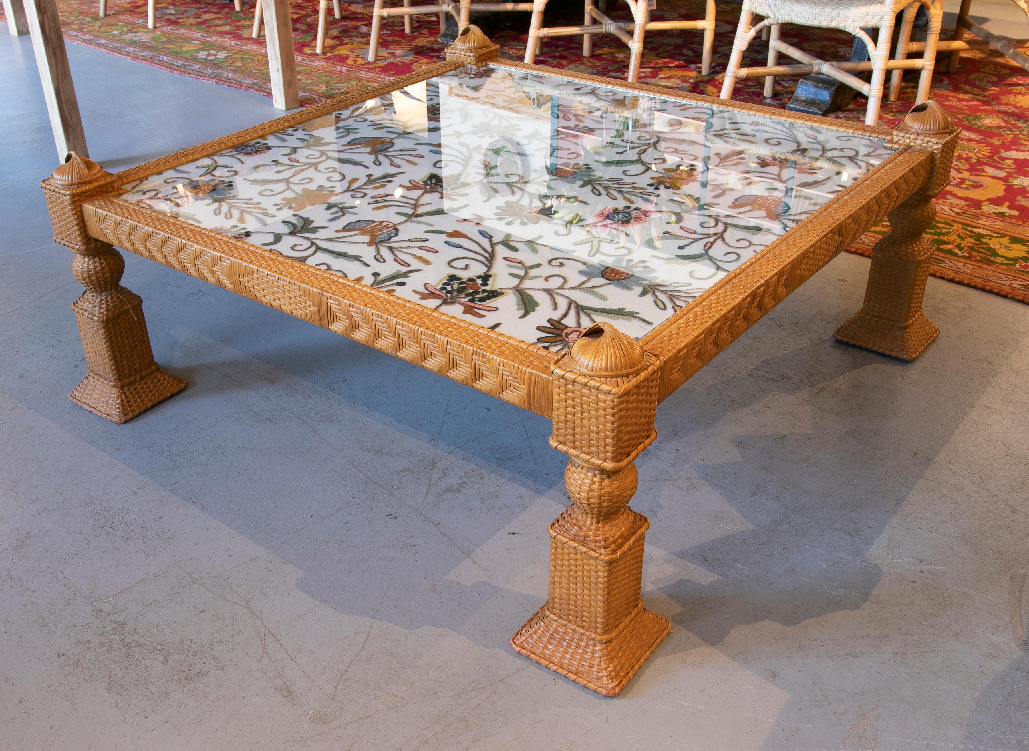 1970s Square Handmade Wicker Coffee Table with Embroidery In Good Condition In Marbella, ES