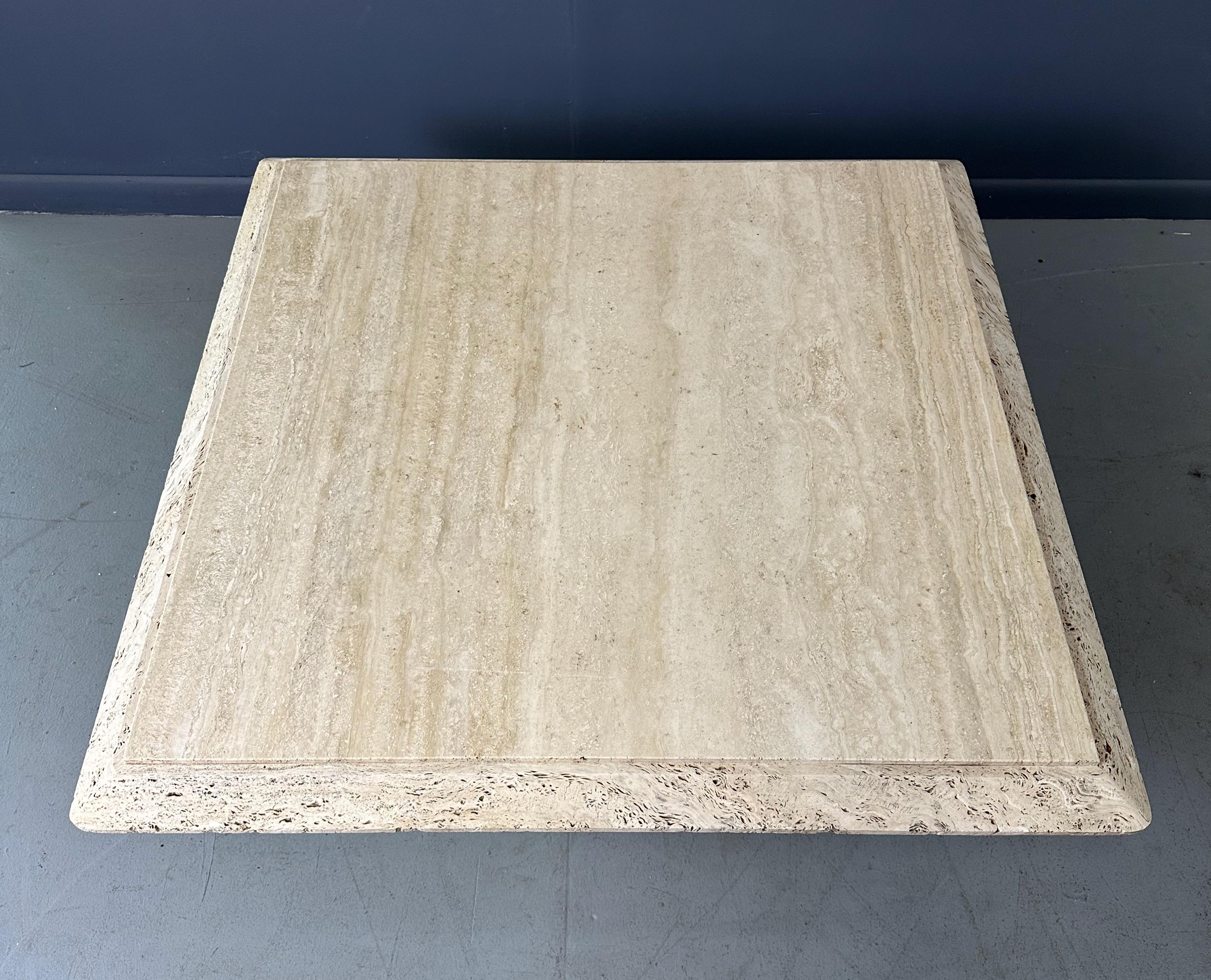 Mid-Century Modern Table basse carrée des années 1970 avec beau bord non tacheté Mid Century en vente