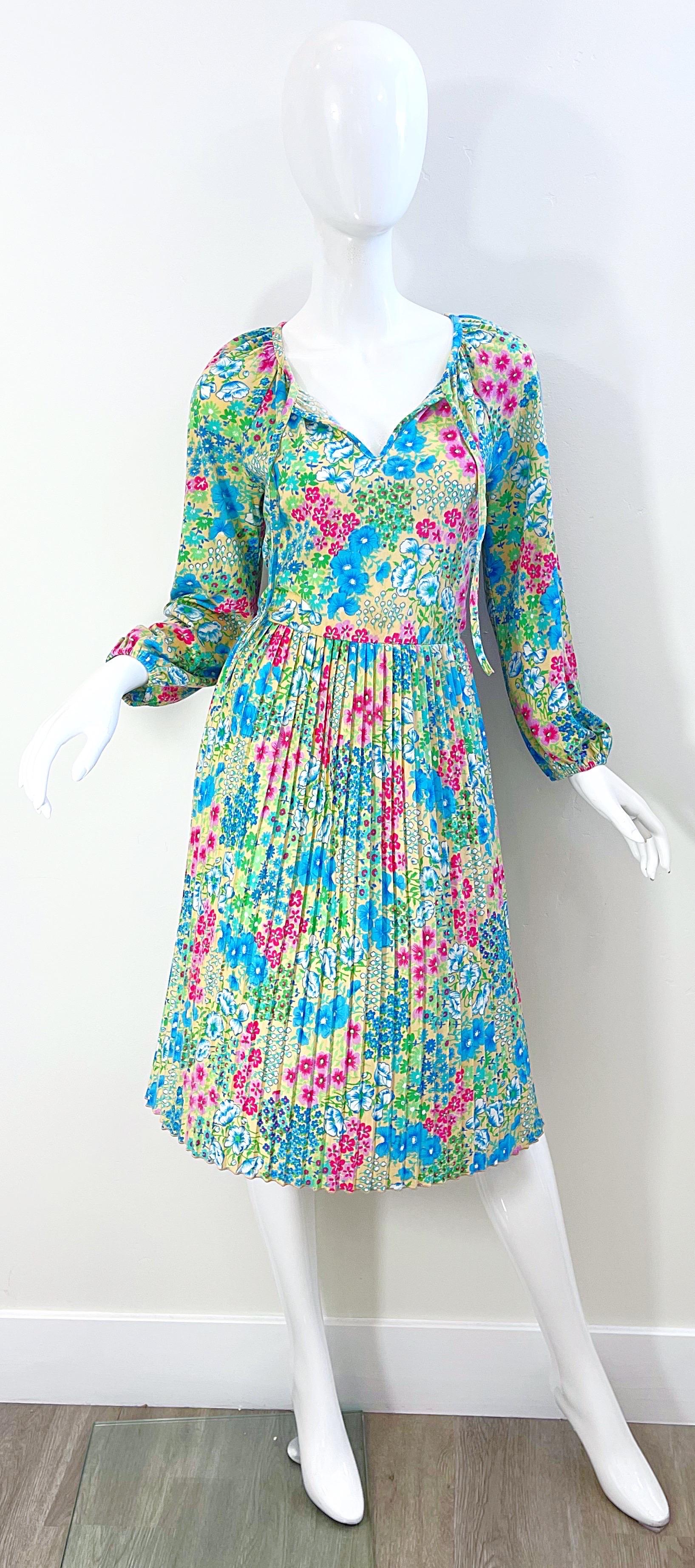 1970s St Michael Italian Made Bright Colorful Flower Print Long Sleeve 70s Dress For Sale 4