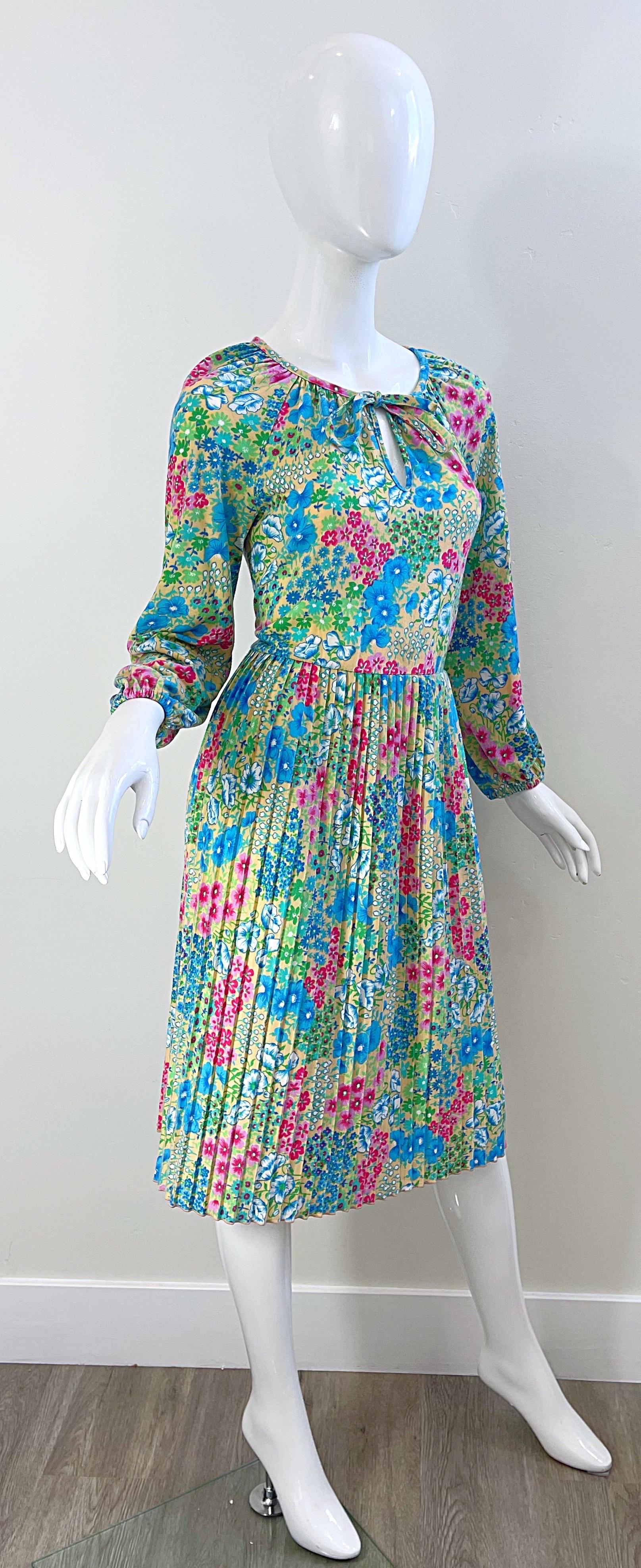 1970s St Michael Italian Made Bright Colorful Flower Print Long Sleeve 70s Dress For Sale 7