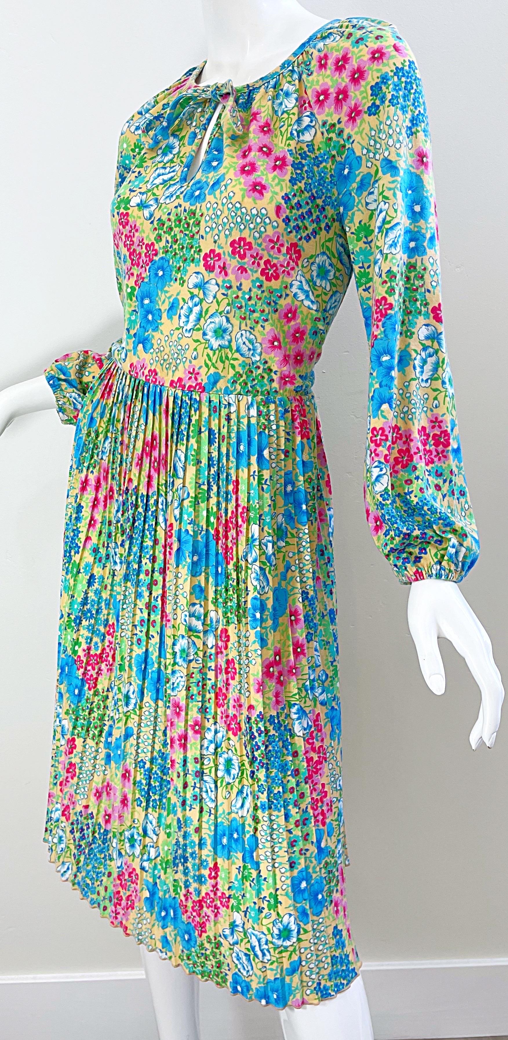 Women's 1970s St Michael Italian Made Bright Colorful Flower Print Long Sleeve 70s Dress For Sale