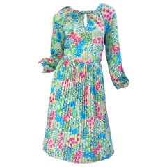 St Michael - Robe à manches longues imprimée de fleurs aux couleurs vives, fabriquée en Italie, années 1970
