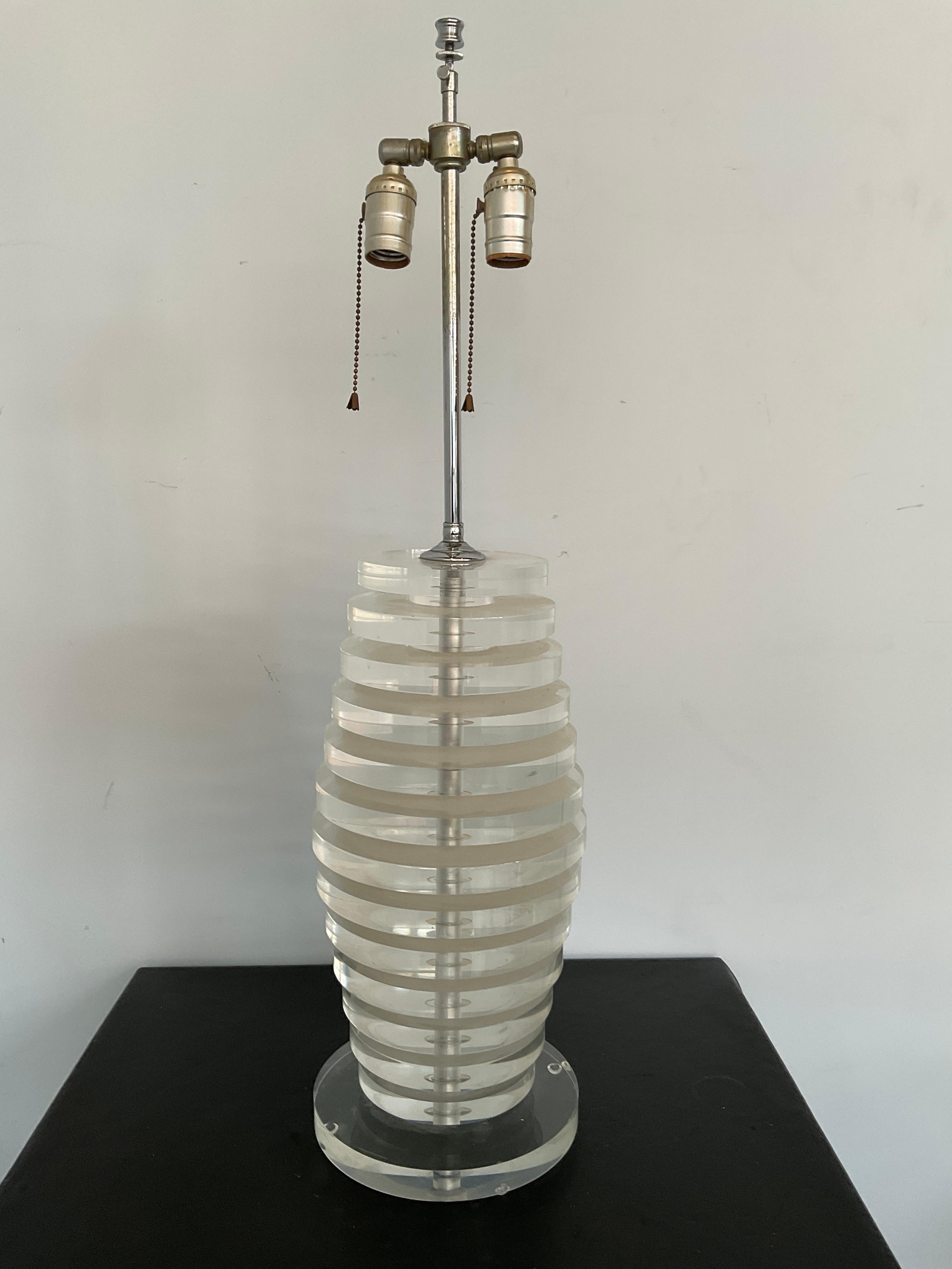 1970s Stacked Lucite Lamp In Good Condition For Sale In Tarrytown, NY