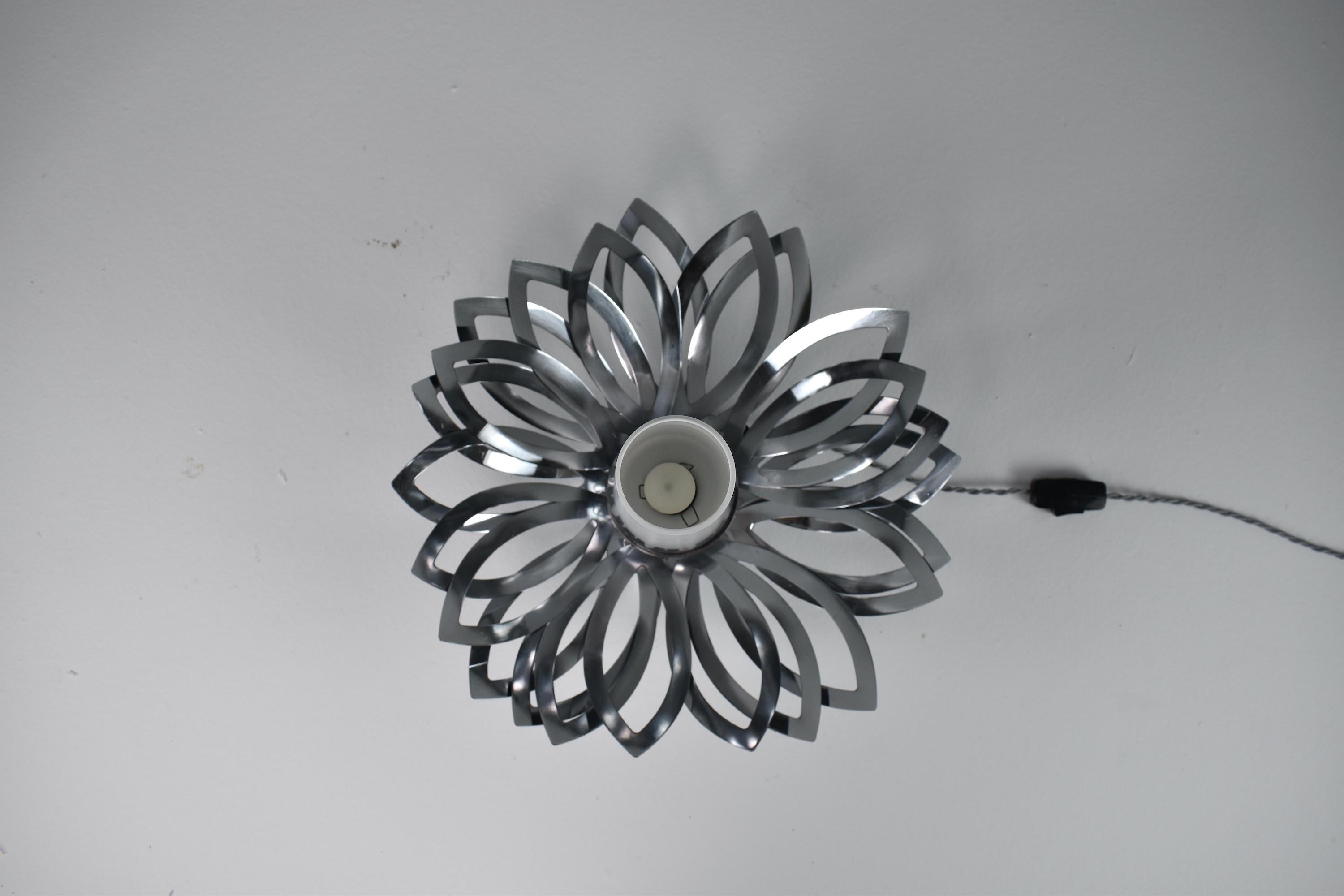1970's Stainless Steel Flower Lamp by Jacqueline Trocmé In Good Condition For Sale In Paris, FR