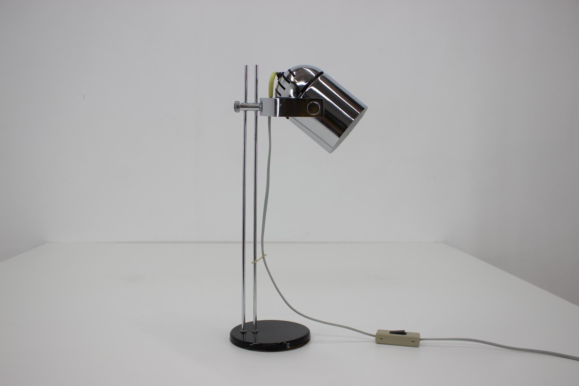 1970s Stanislav Indra Adjustable Chrome Plated Table Lamp, Czechoslovakia In Good Condition In Praha, CZ