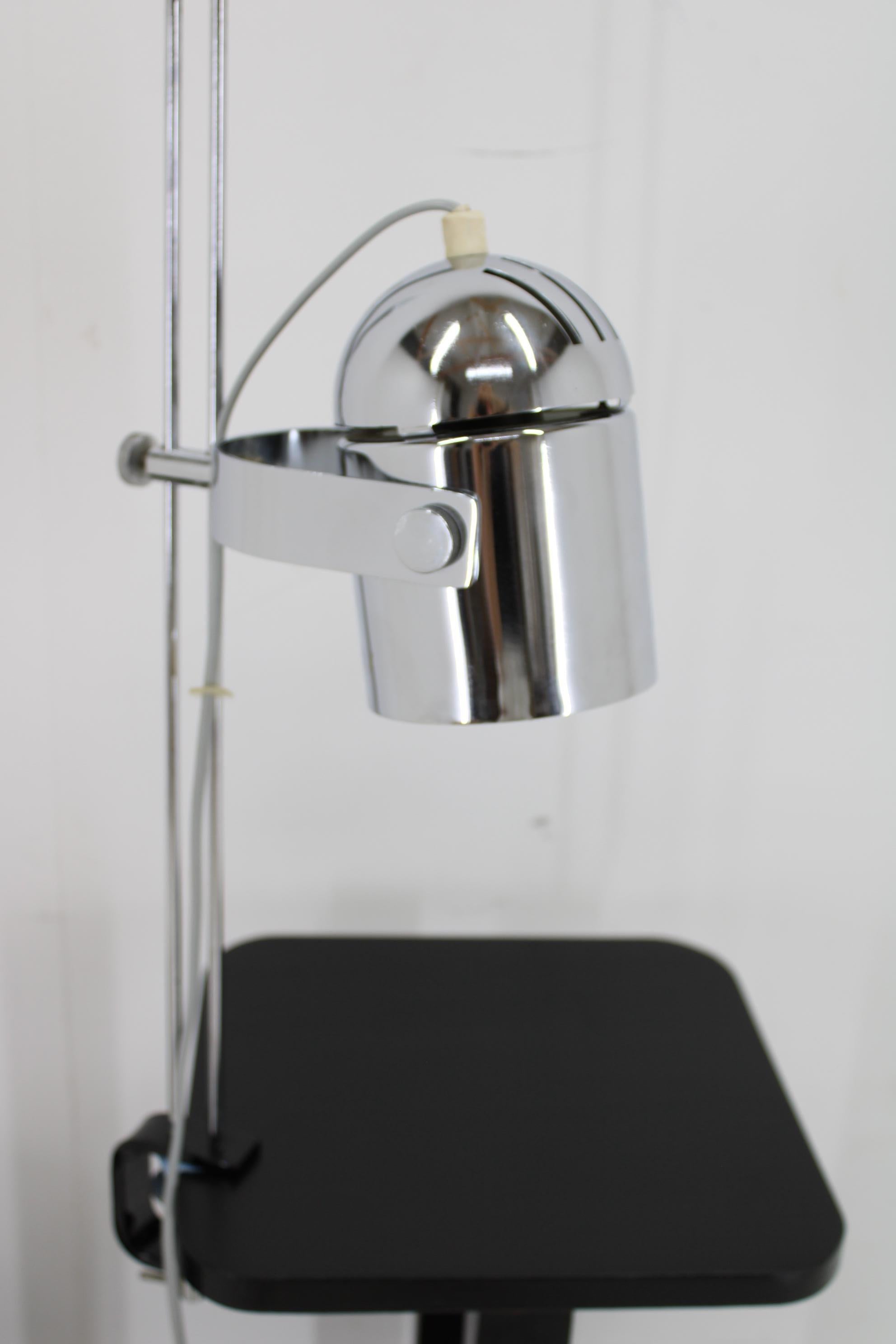 Lámpara de mesa Stanislav Indra cromada, Checoslovaquia, años 70 en venta 4