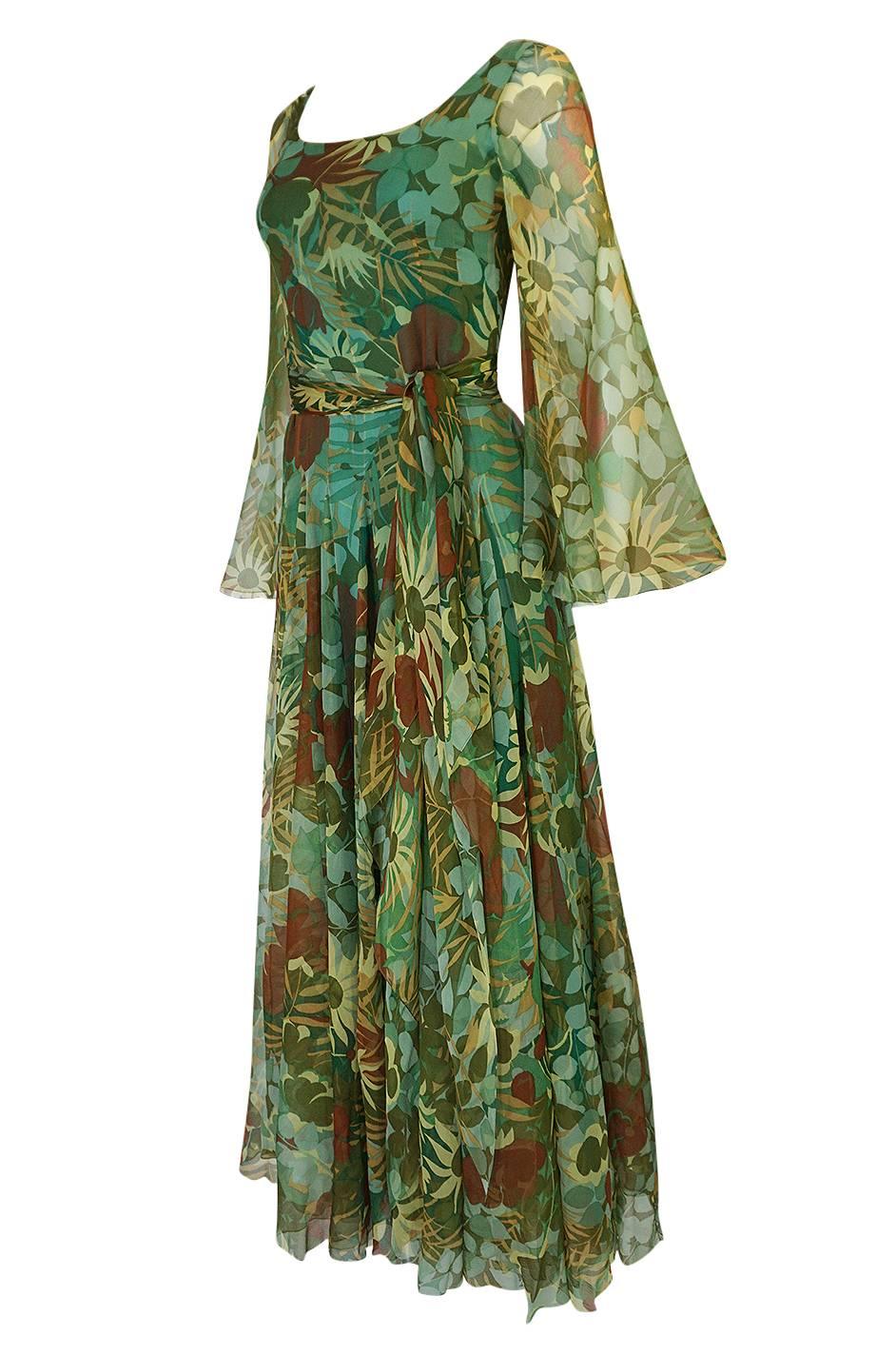 1970s Stavropoulos Couture Floral Print Silk Dress w Pleated Skirt In Excellent Condition In Rockwood, ON