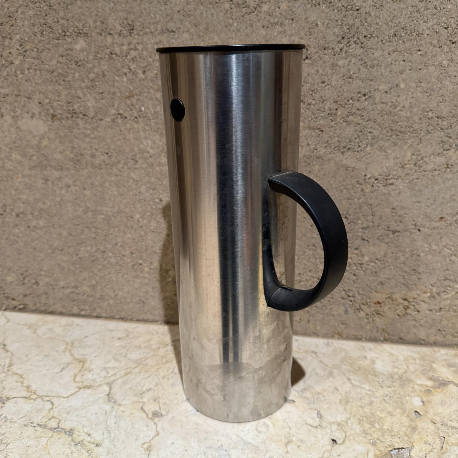 1970s Stelton EM Stainless Pitcher Erik Magnussen Denmark In Good Condition For Sale In Chula Vista, CA