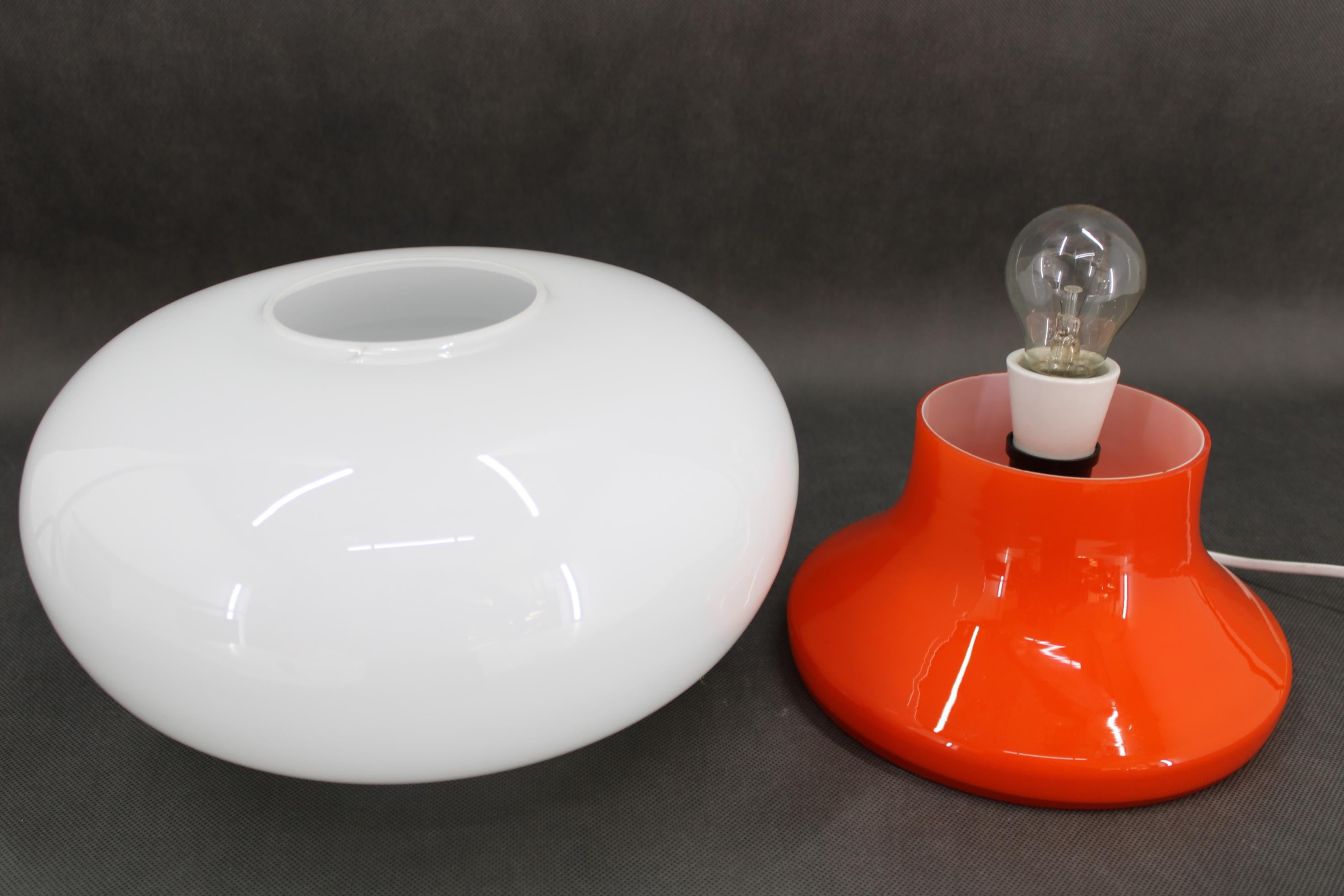 1970s Stepan Tabery Glass Mushroom Table Lamp, Czechoslovakia In Good Condition For Sale In Praha, CZ