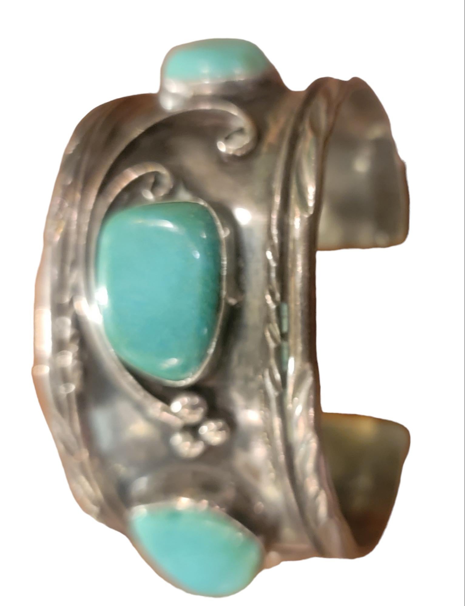 Native American 1970s Sterling 3 Turquoise Stone Bracelet For Sale