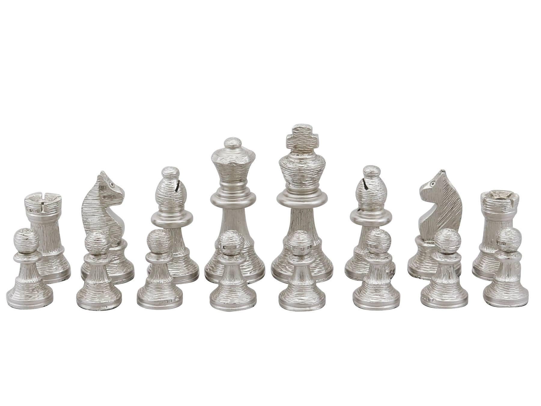 Anglais jeu d'échecs en argent sterling et argent doré des années 1970
