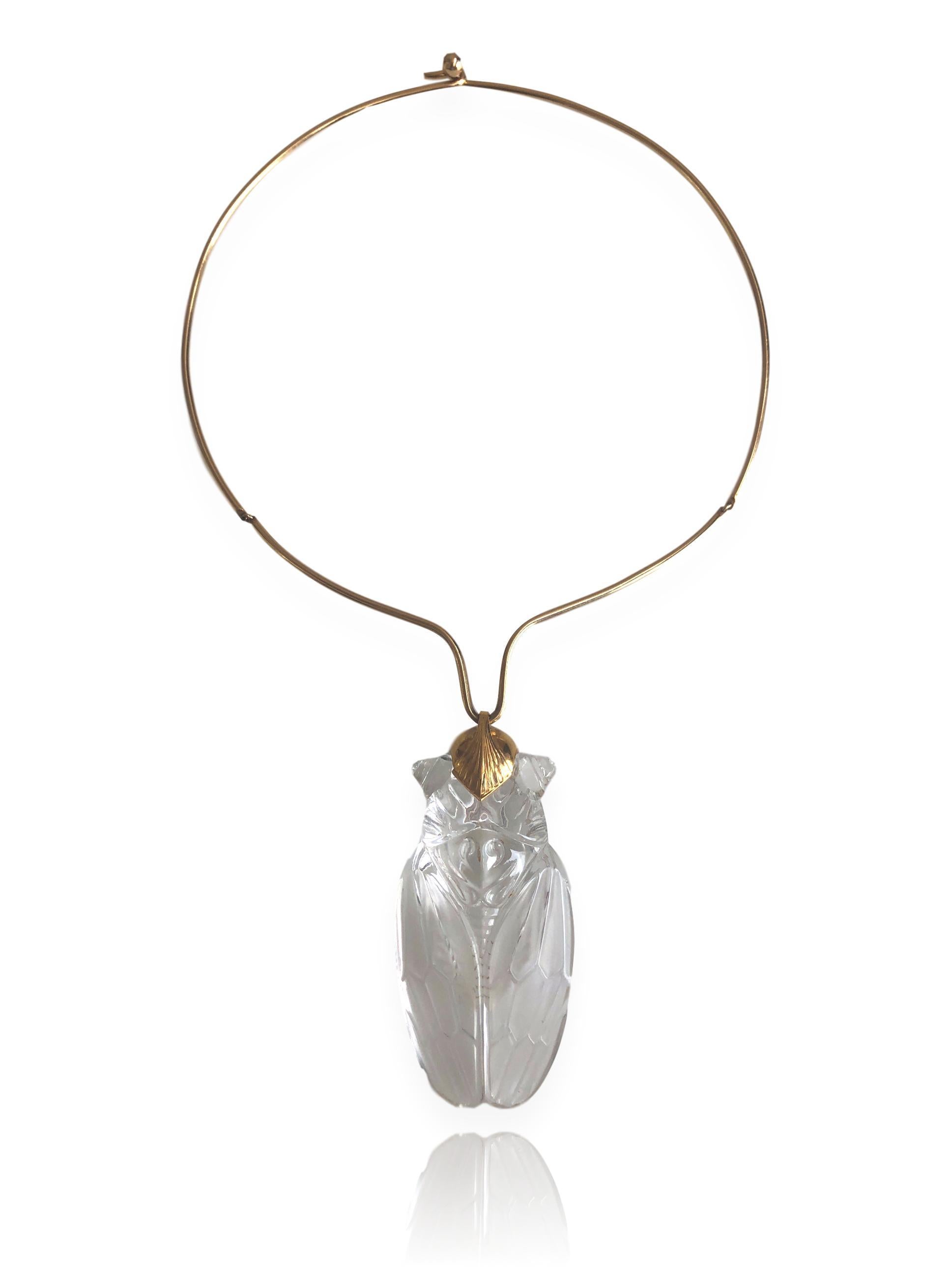 Modernist 1970s Steuben Crystal Cicada and 18k Gold Choker Designed by Lloyd Atkins For Sale