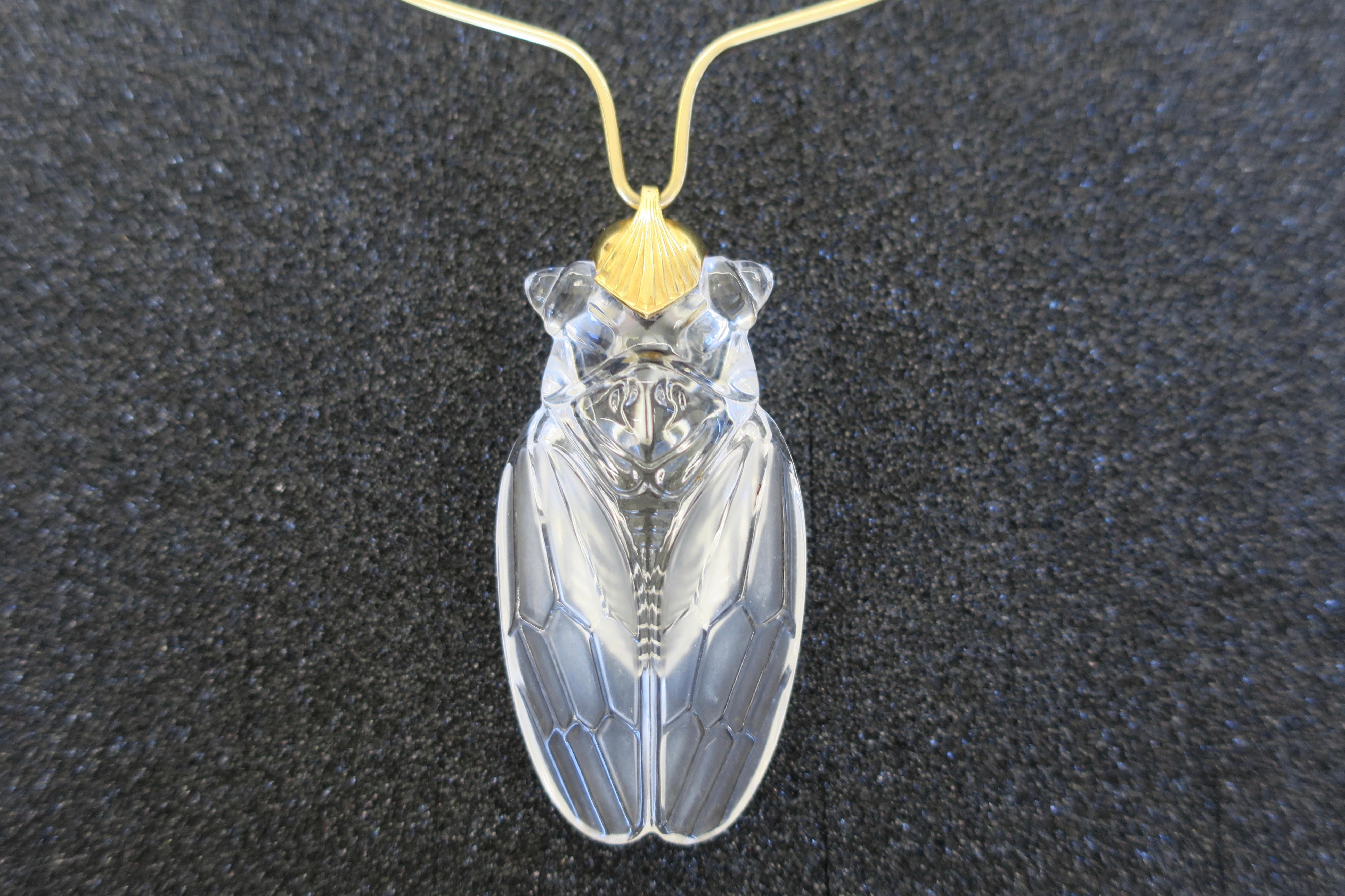 Uncut 1970s Steuben Crystal Cicada and 18k Gold Choker Designed by Lloyd Atkins For Sale