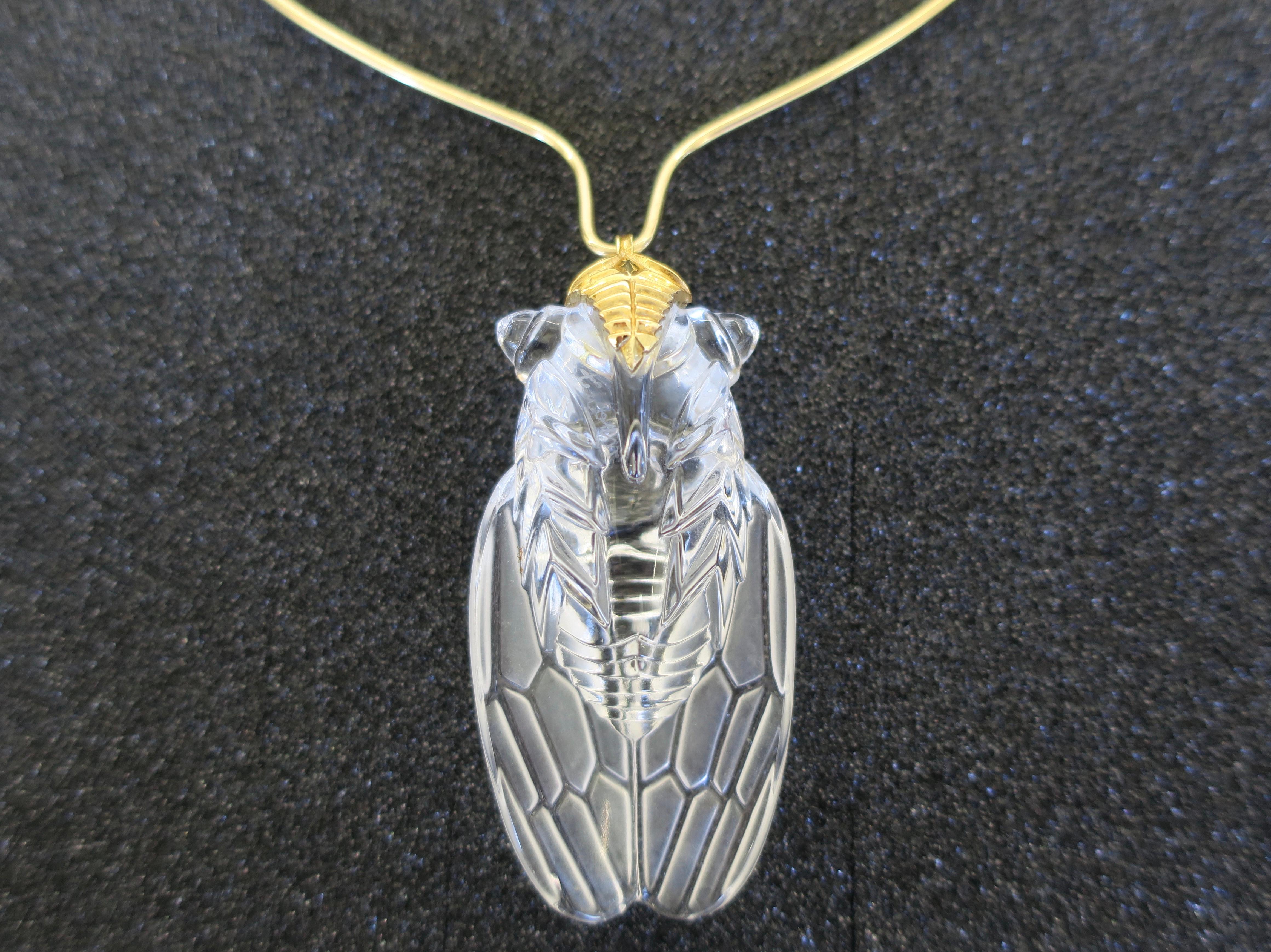 Women's or Men's 1970s Steuben Crystal Cicada and 18k Gold Choker Designed by Lloyd Atkins For Sale