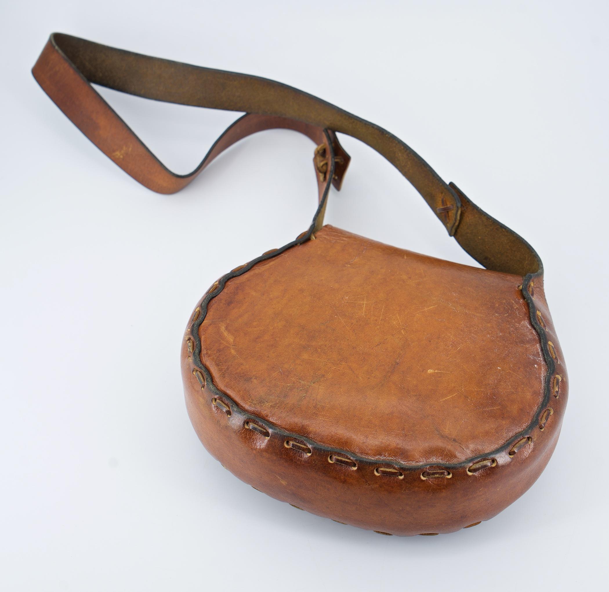1970s Steven Burr Buckled Leather California Hippie Hip Purse Bag In Fair Condition For Sale In Hyattsville, MD