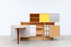 Stewart MacDougall Separador de ambientes de los años 70 con escritorio, abedul, nogal y fórmica