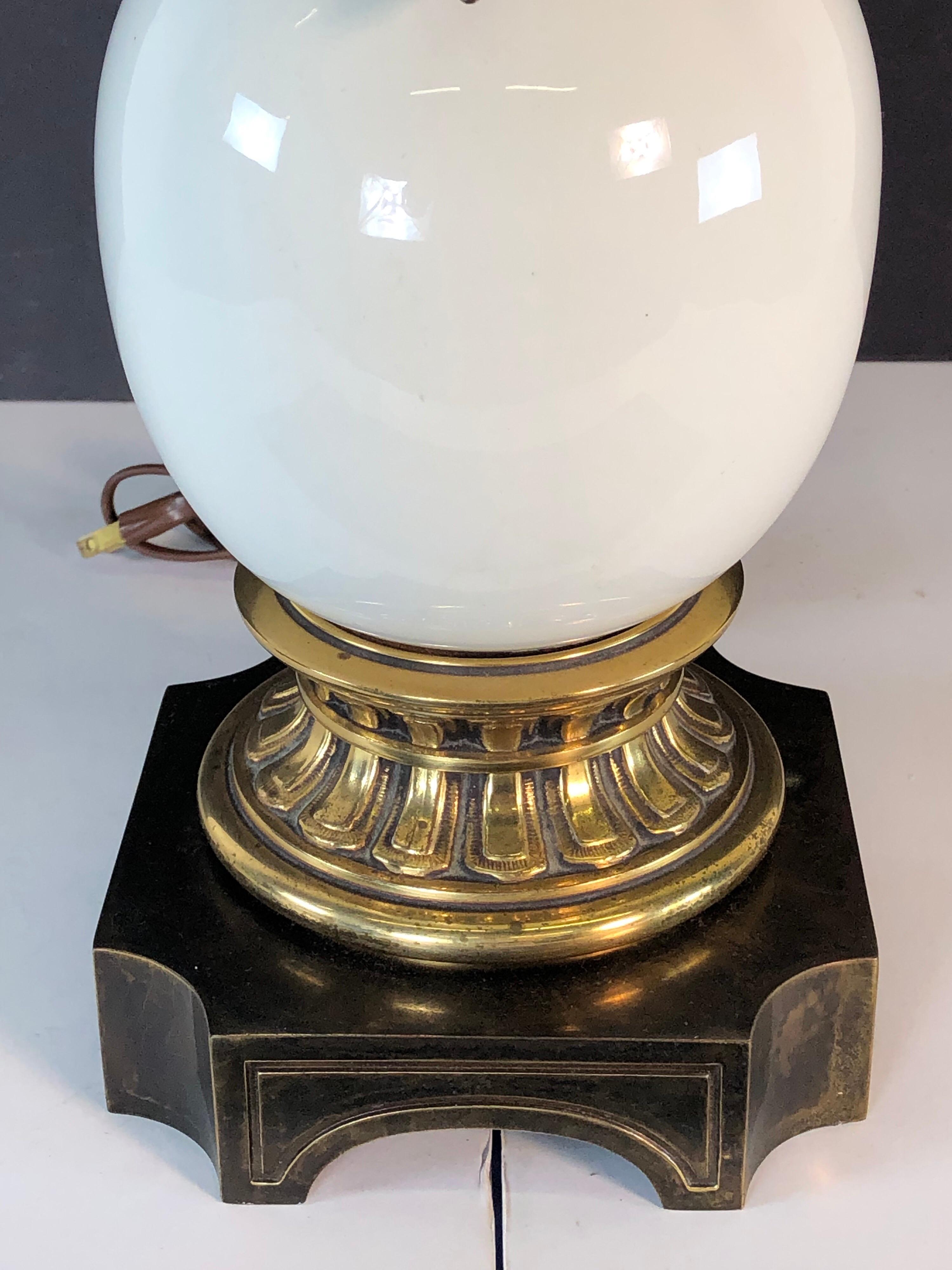 20th Century 1970s Stiffel Brass and Ceramic Table Lamp For Sale