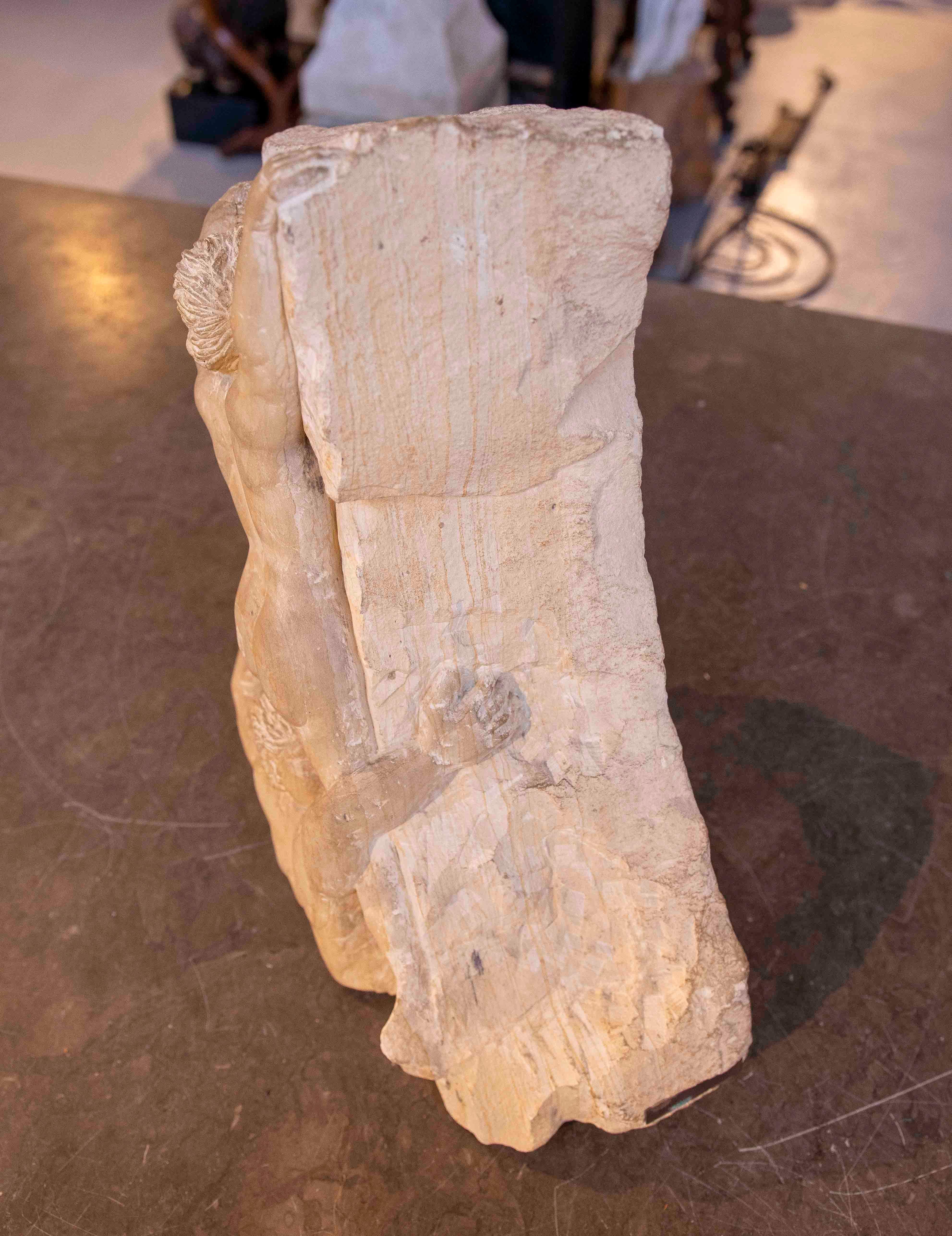 XX secolo Scultura in pietra di Michel Bulard degli anni '70 