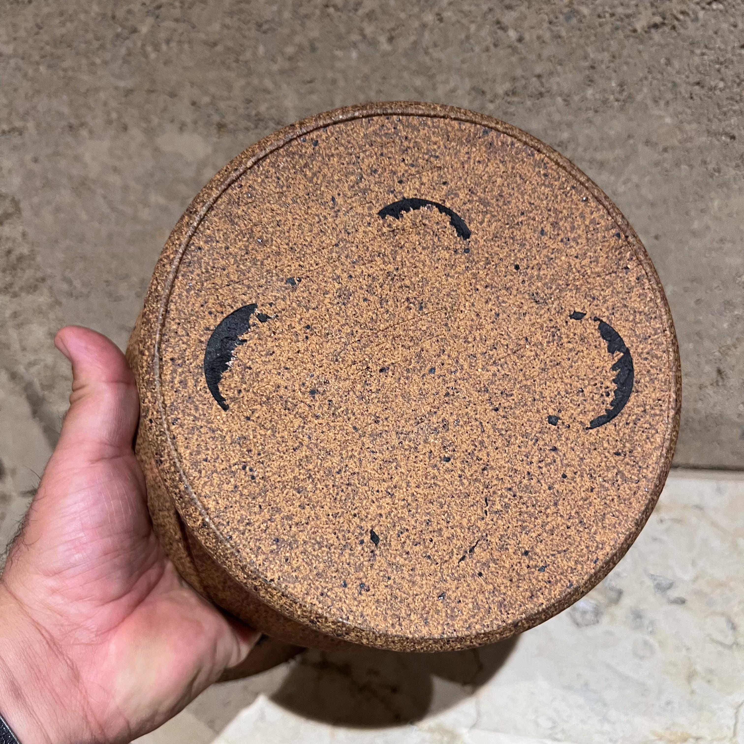 1970 Modernist Stoneware Art Pottery Casserole Poterie en vente 1