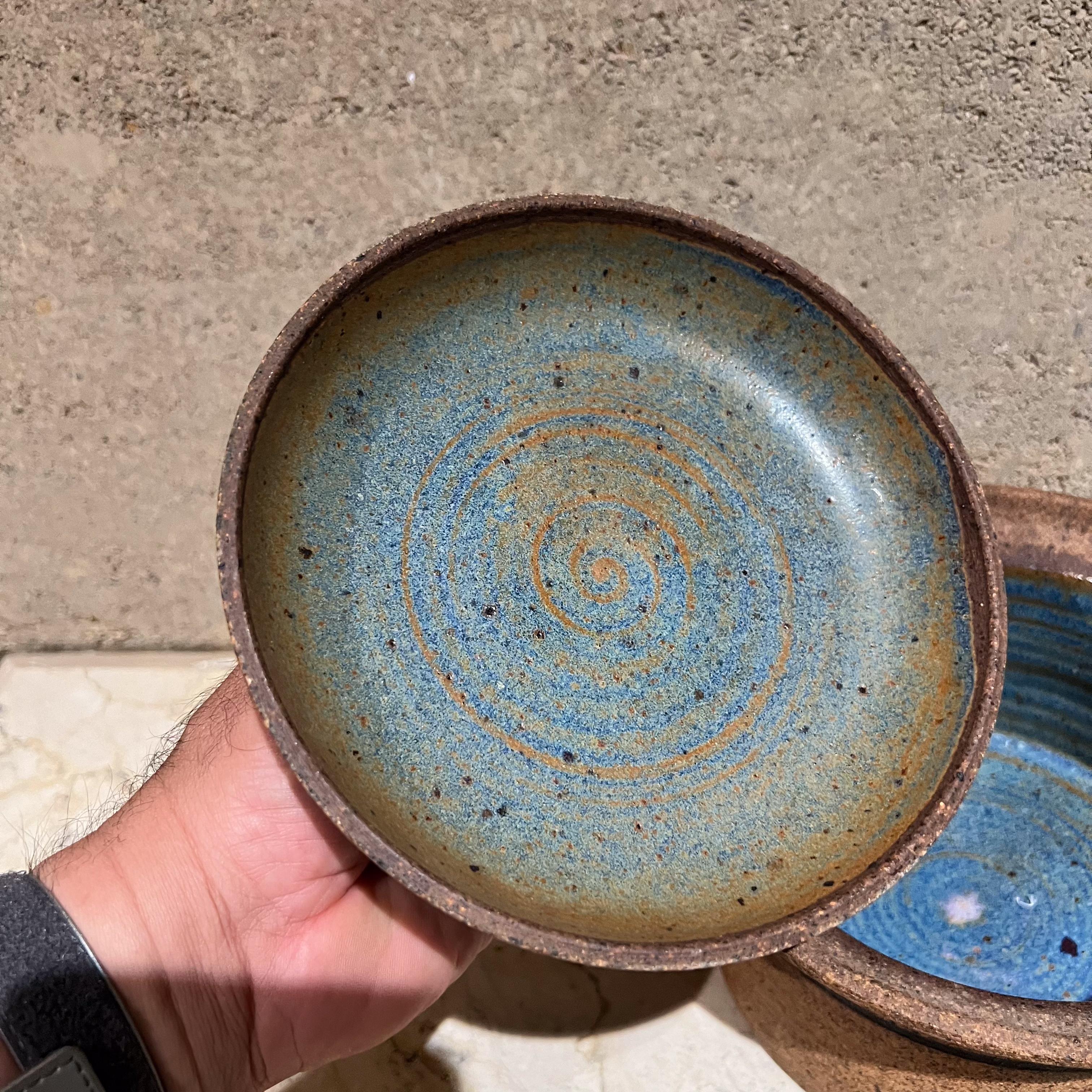1970 Modernist Stoneware Art Pottery Casserole Poterie en vente 3