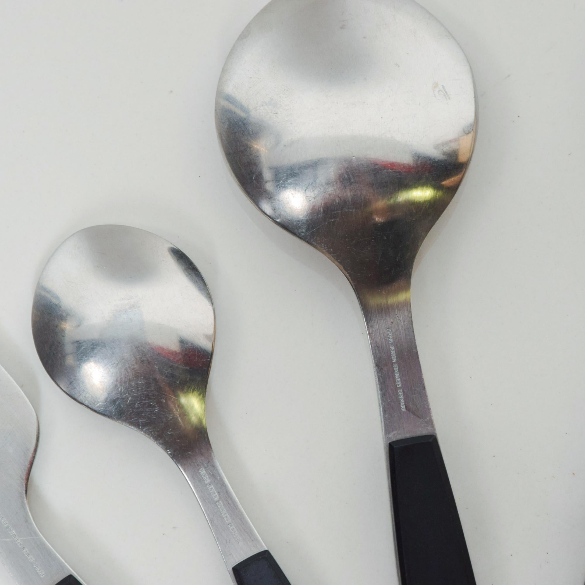flatware set