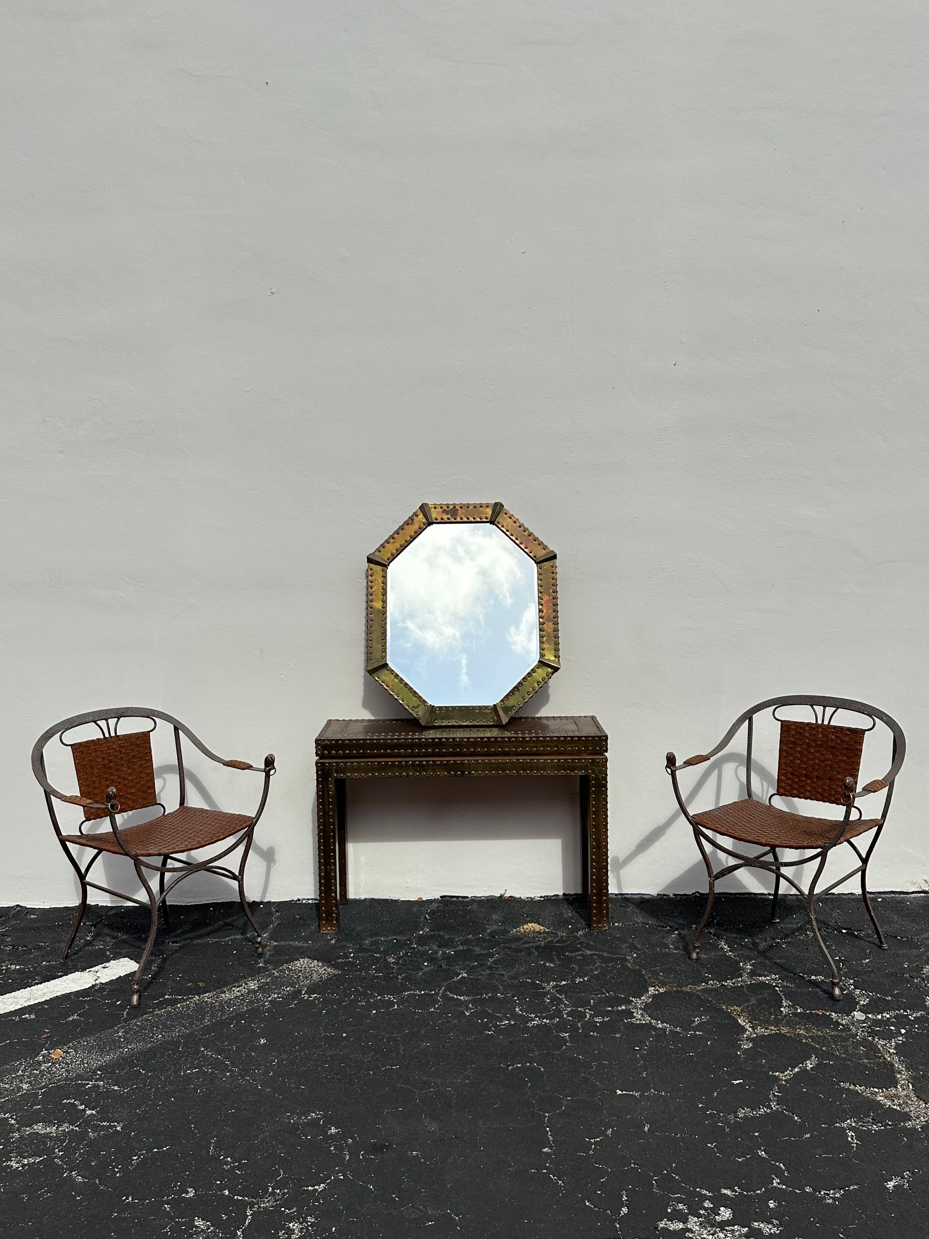 1970s Studded Aged Brass Parsons Console Table and Octagonal Mirror by Sarreid For Sale 12