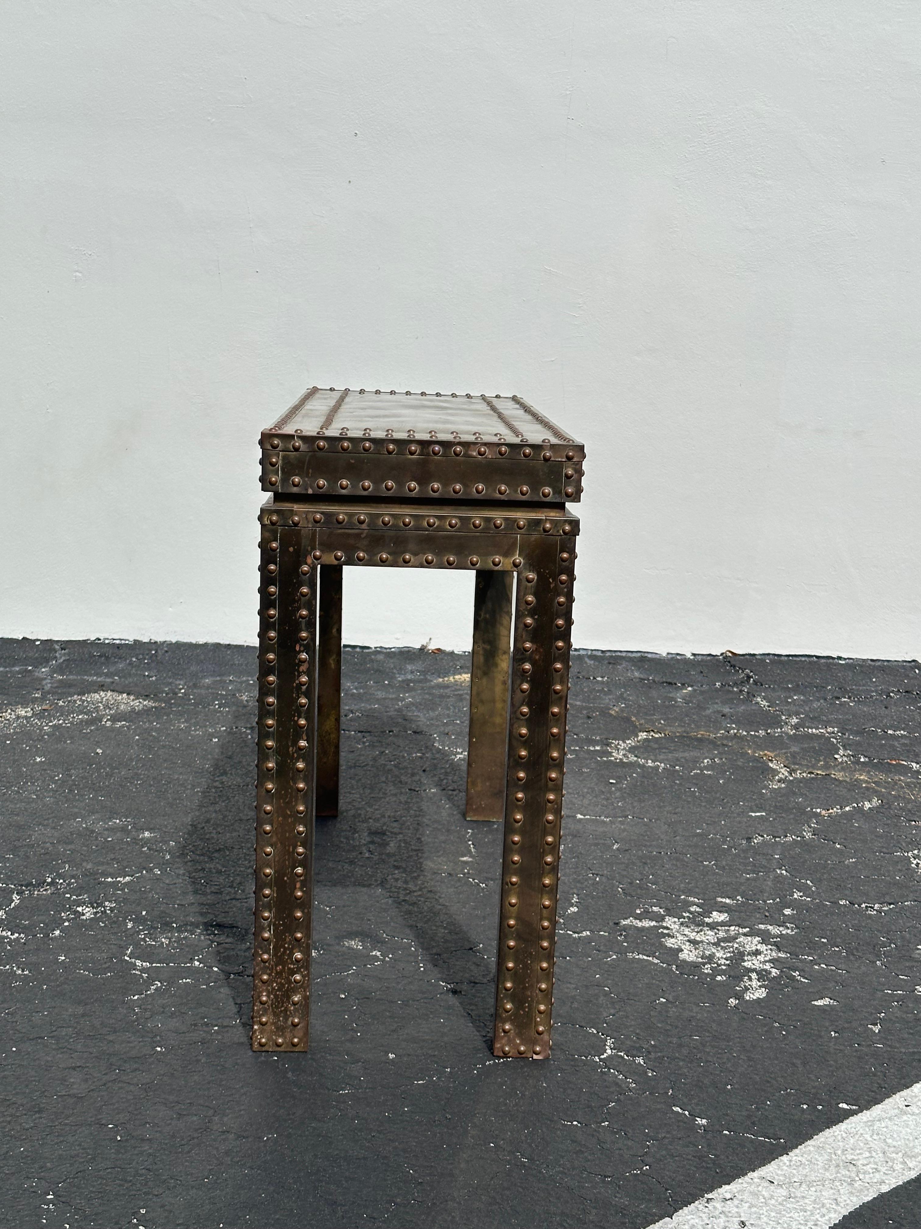 1970s Studded Aged Brass Parsons Console Table and Octagonal Mirror by Sarreid For Sale 1