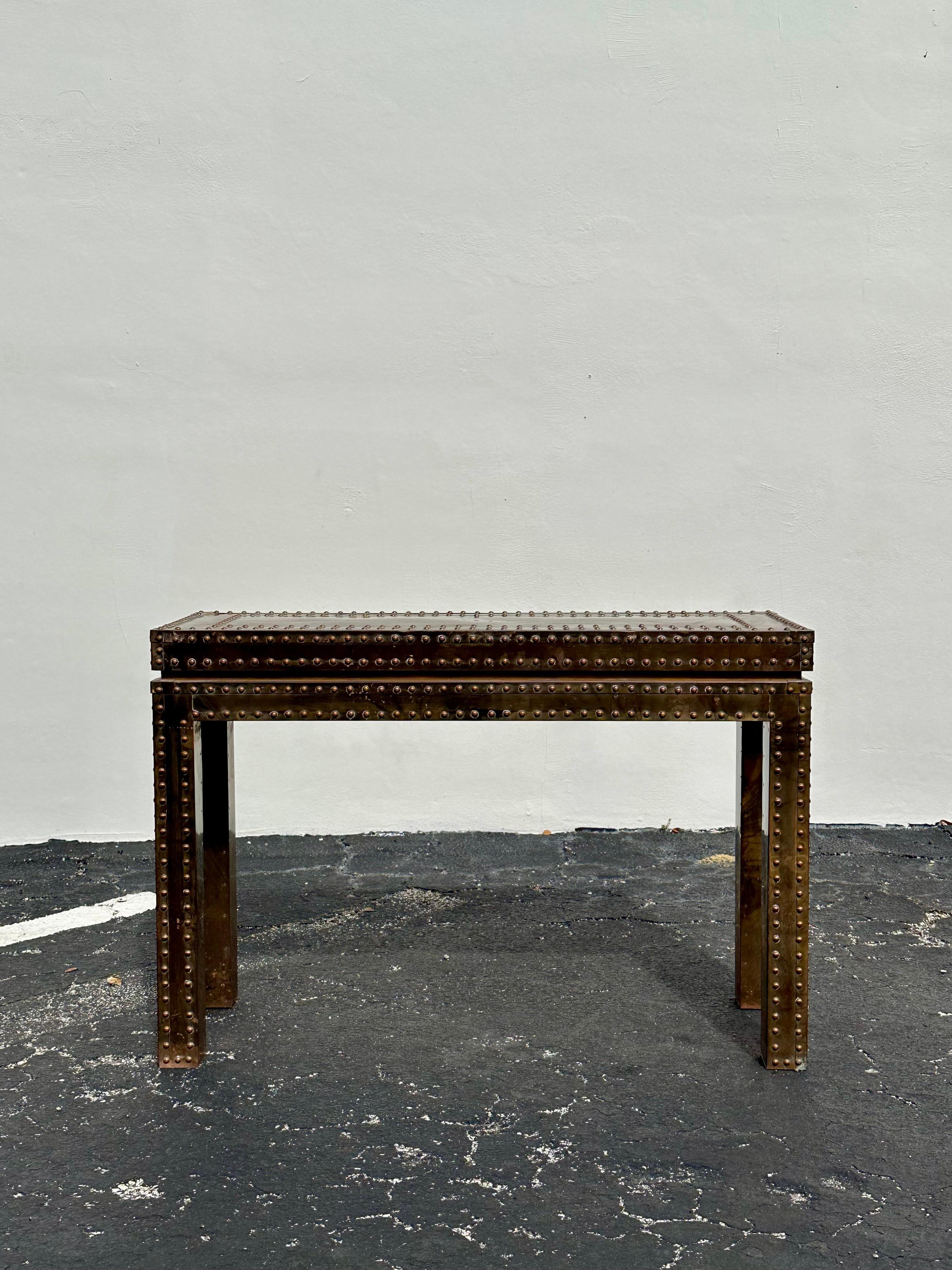 1970s Studded Aged Brass Parsons Console Table and Octagonal Mirror by Sarreid For Sale 6