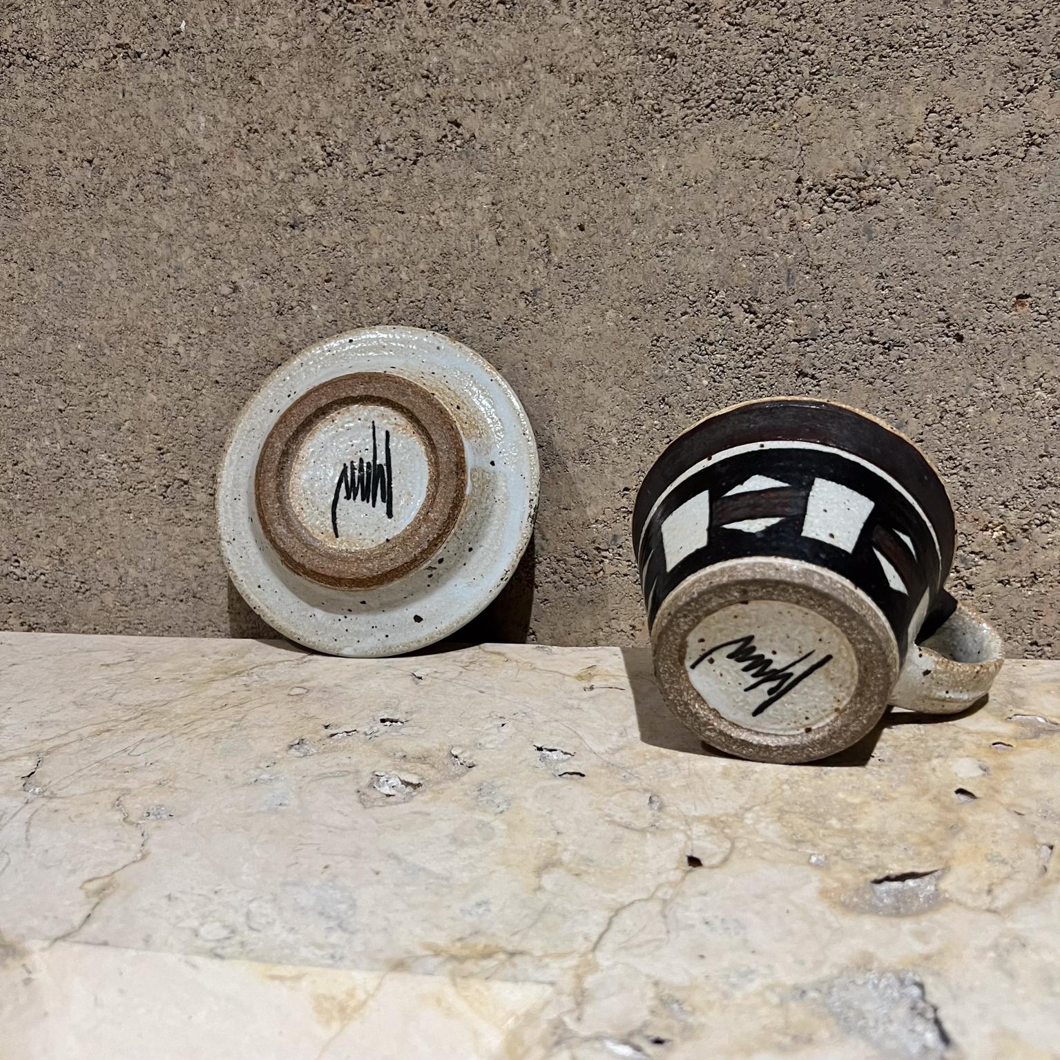 Poteries Tasse à café et soucoupe en grès Studio Art Pottery des années 1970 en vente