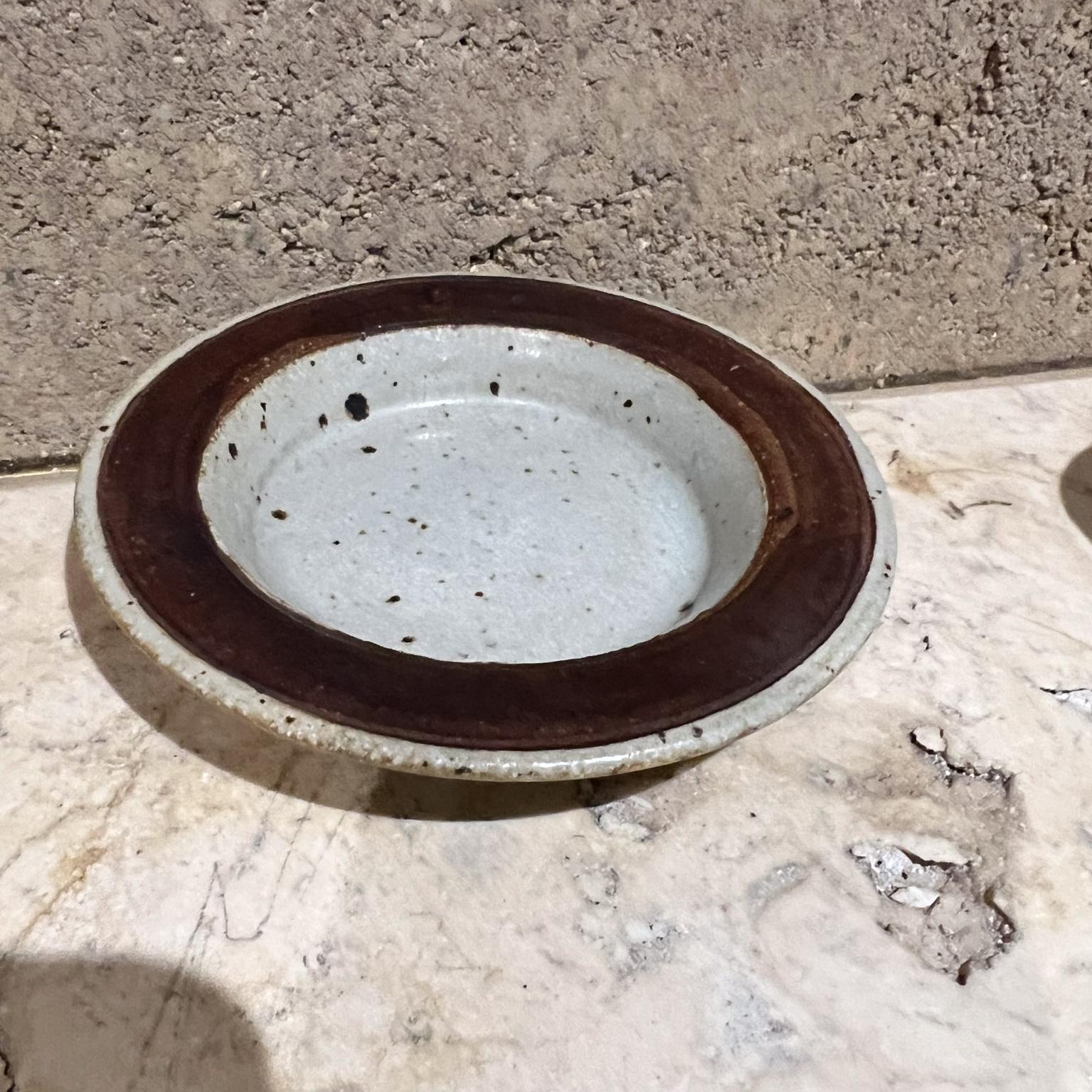 Tasse à café et soucoupe en grès Studio Art Pottery des années 1970 en vente 2
