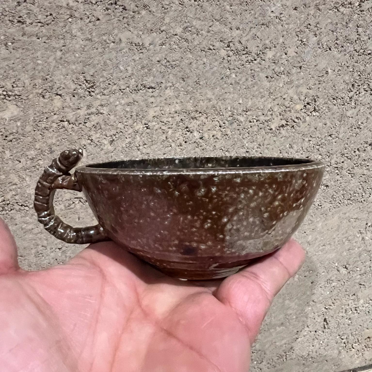 1970er Studio-Art-Keramik Eidechse-Couchtisch/Servierbecher mit Schlangenbecher im Angebot 3
