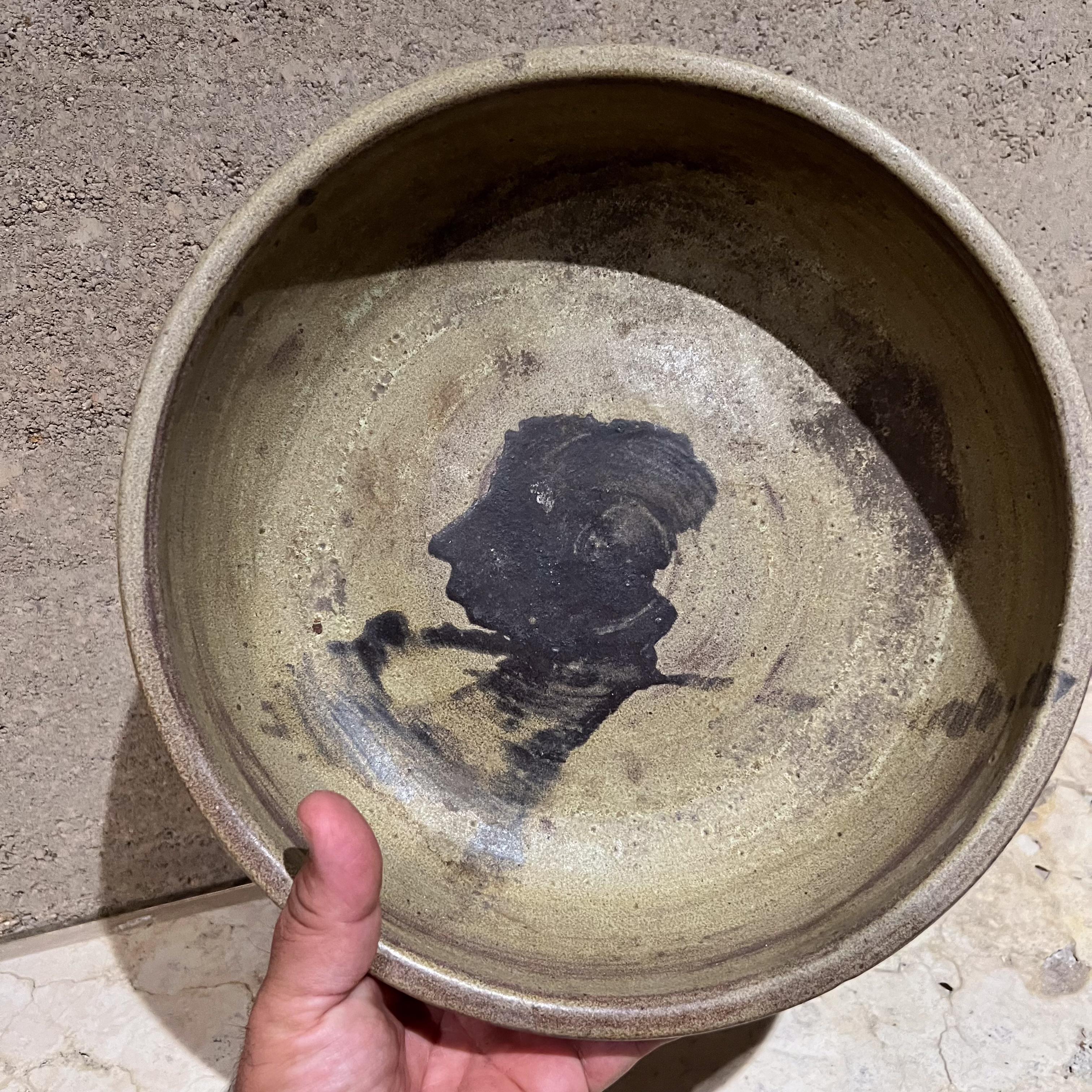 Poteries Bol texturé moderne de Studio Art Pottery des années 1970 en vente
