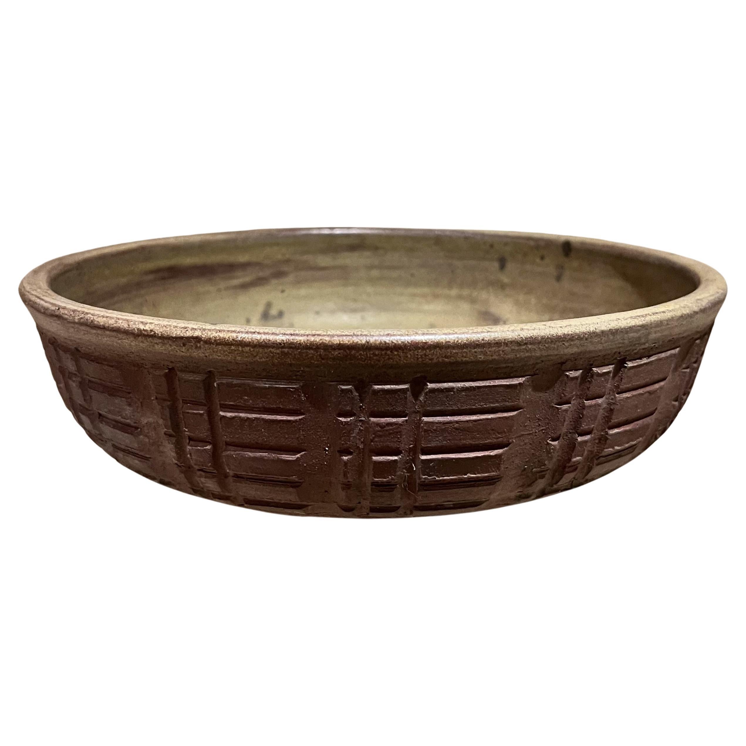 Bol texturé moderne de Studio Art Pottery des années 1970