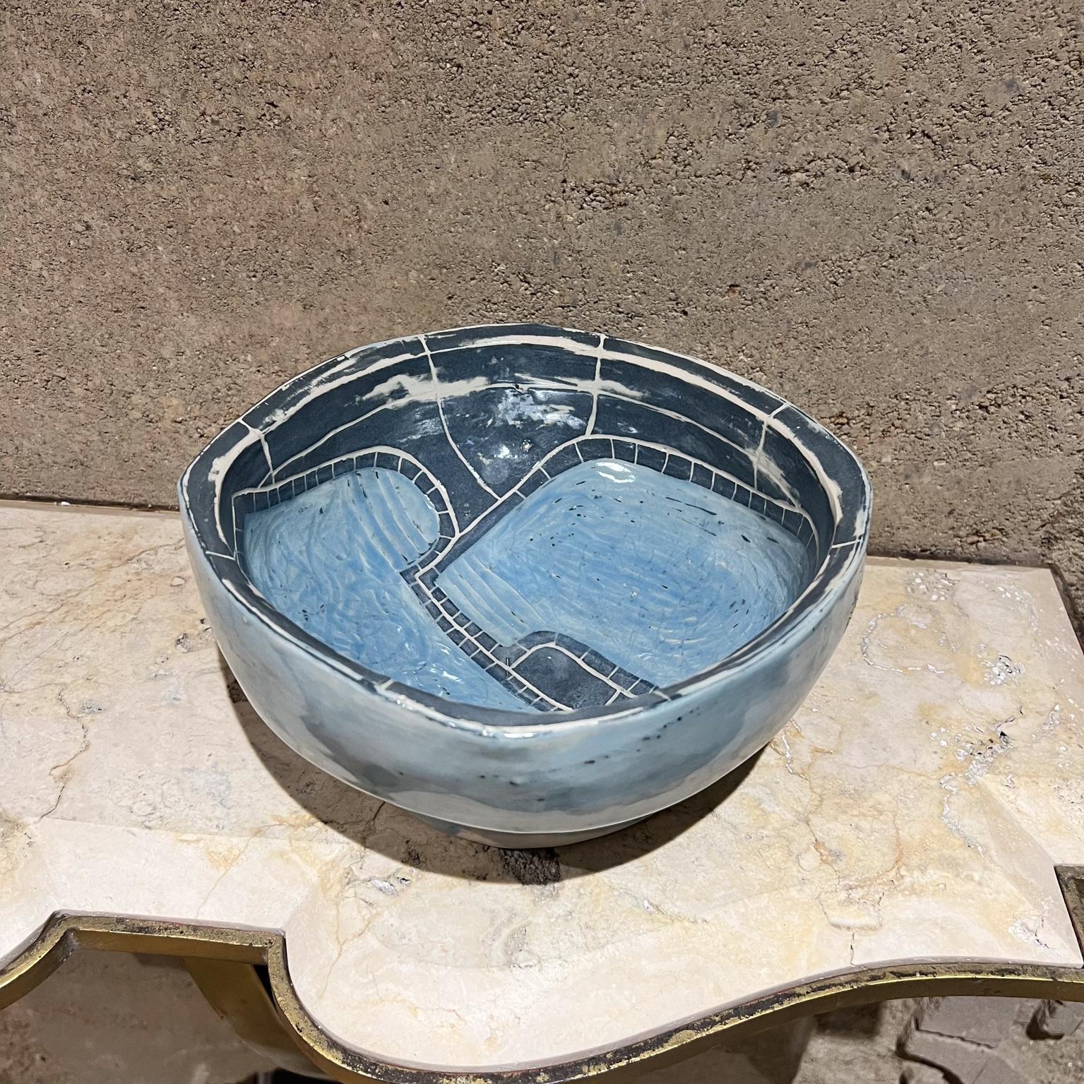 Mid-Century Modern 1970 Modernist Studio A Pottery Blue Bowl (bol bleu) en vente