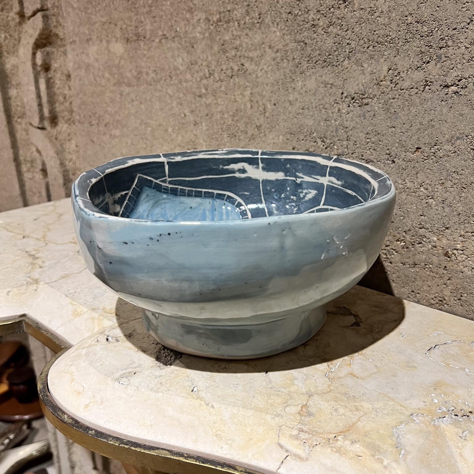 1970 Modernist Studio A Pottery Blue Bowl (bol bleu) Bon état - En vente à Chula Vista, CA