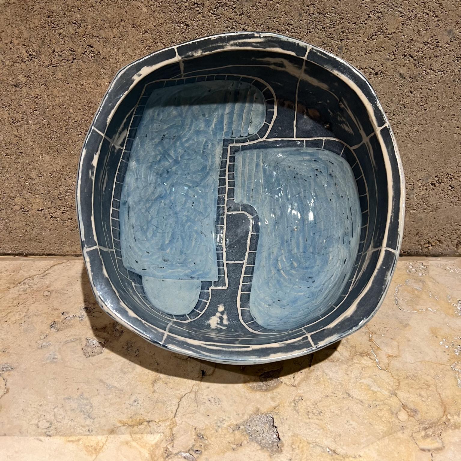 Fin du 20e siècle 1970 Modernist Studio A Pottery Blue Bowl (bol bleu) en vente