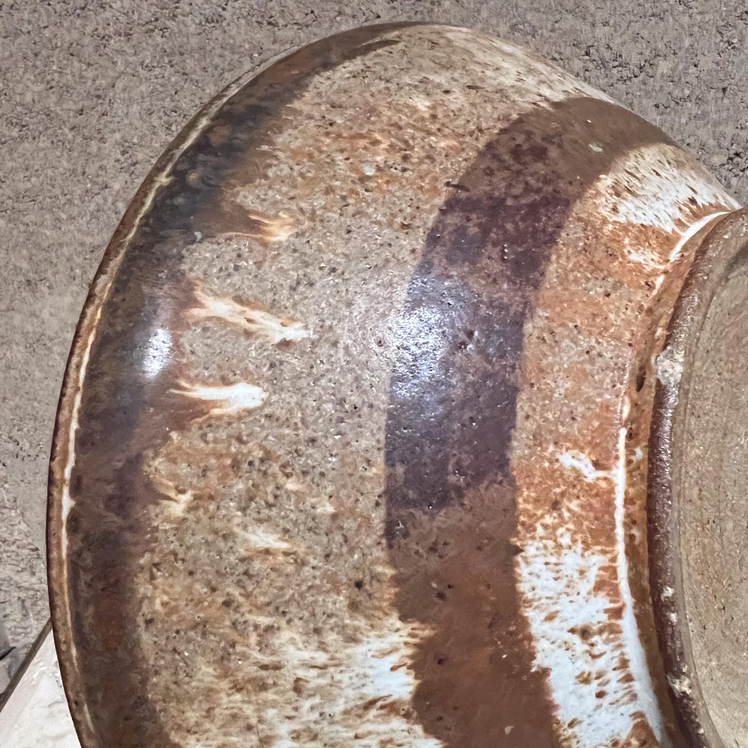 1970s Studio Art Pottery Modernist Serving Bowl In Good Condition For Sale In Chula Vista, CA