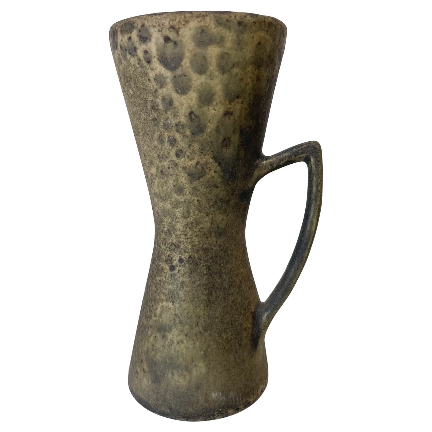 1970s Studio Art Pottery Sculptural Tall Mug signed In Good Condition For Sale In Chula Vista, CA