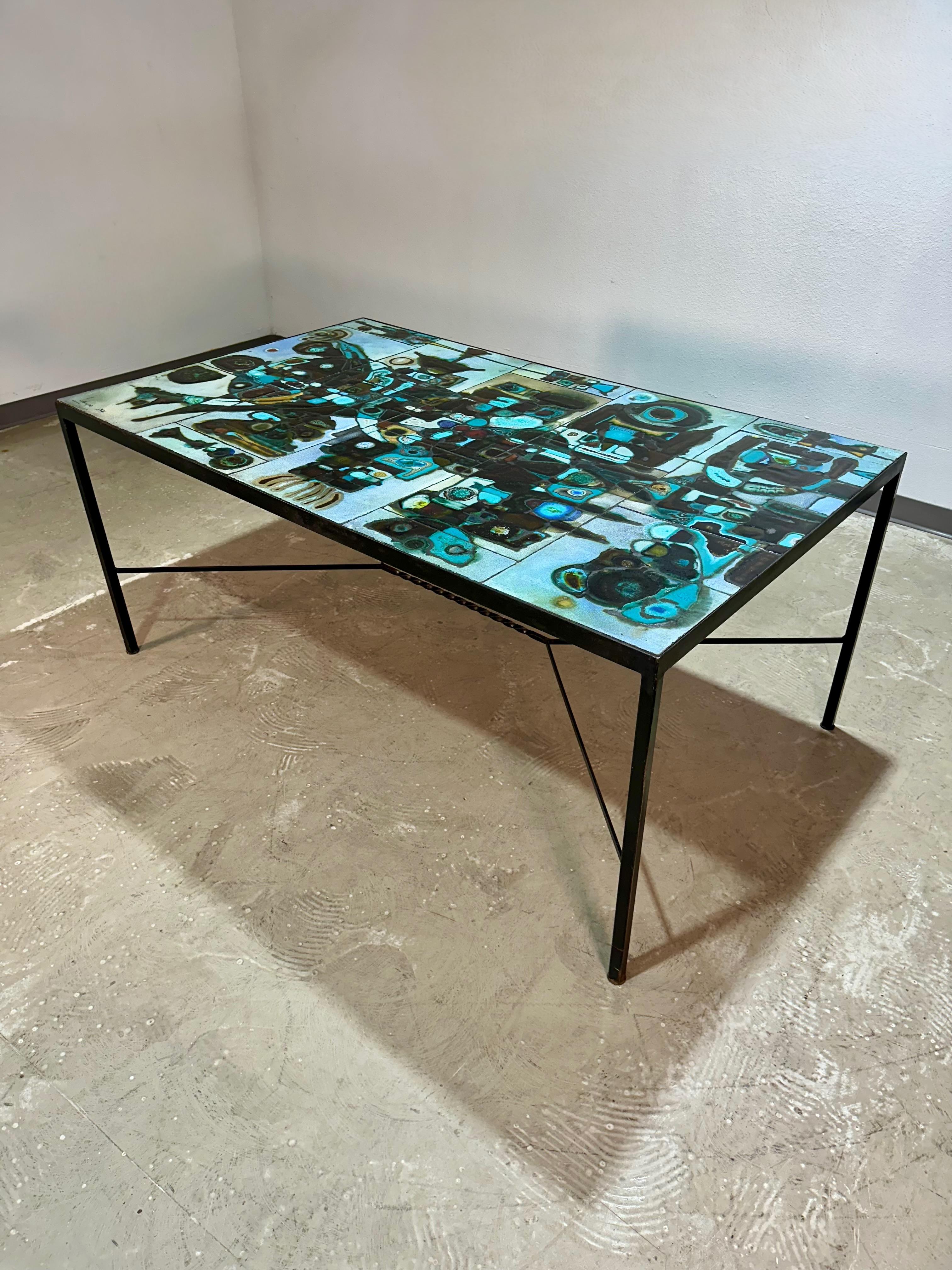 Mid-Century Modern Table de salle à manger en céramique et fer de Studio 1970 en vente
