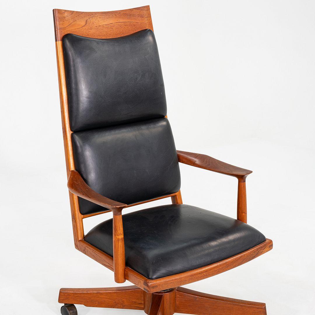 1970 Studio A Crafted Executive Desk Chair by John Nyquist in Teak with Leather (Chaise de bureau en teck et cuir) en vente 2