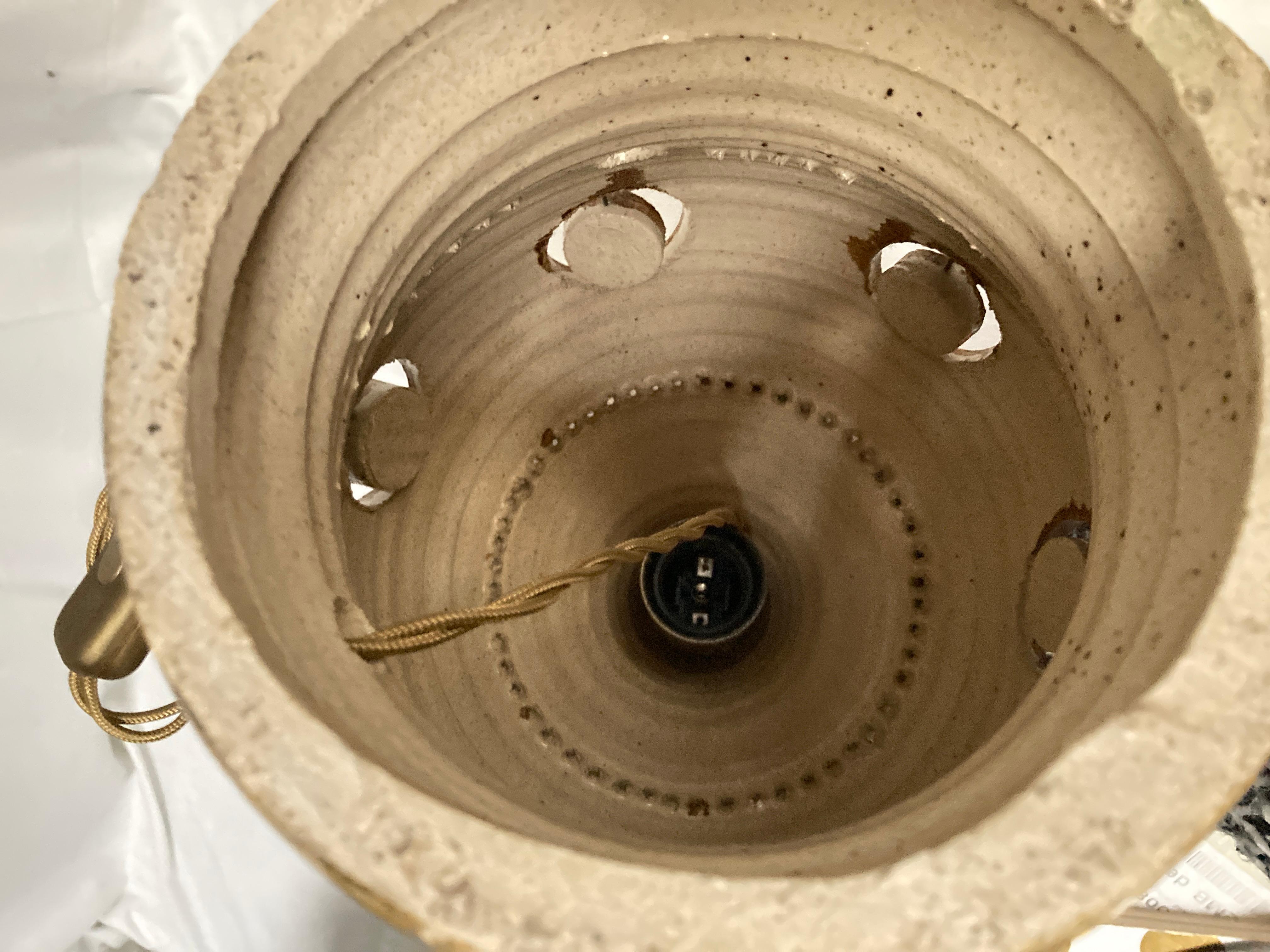 Lámpara de cerámica Studio Pottery de 1970 de Georges Pelletier en venta 1