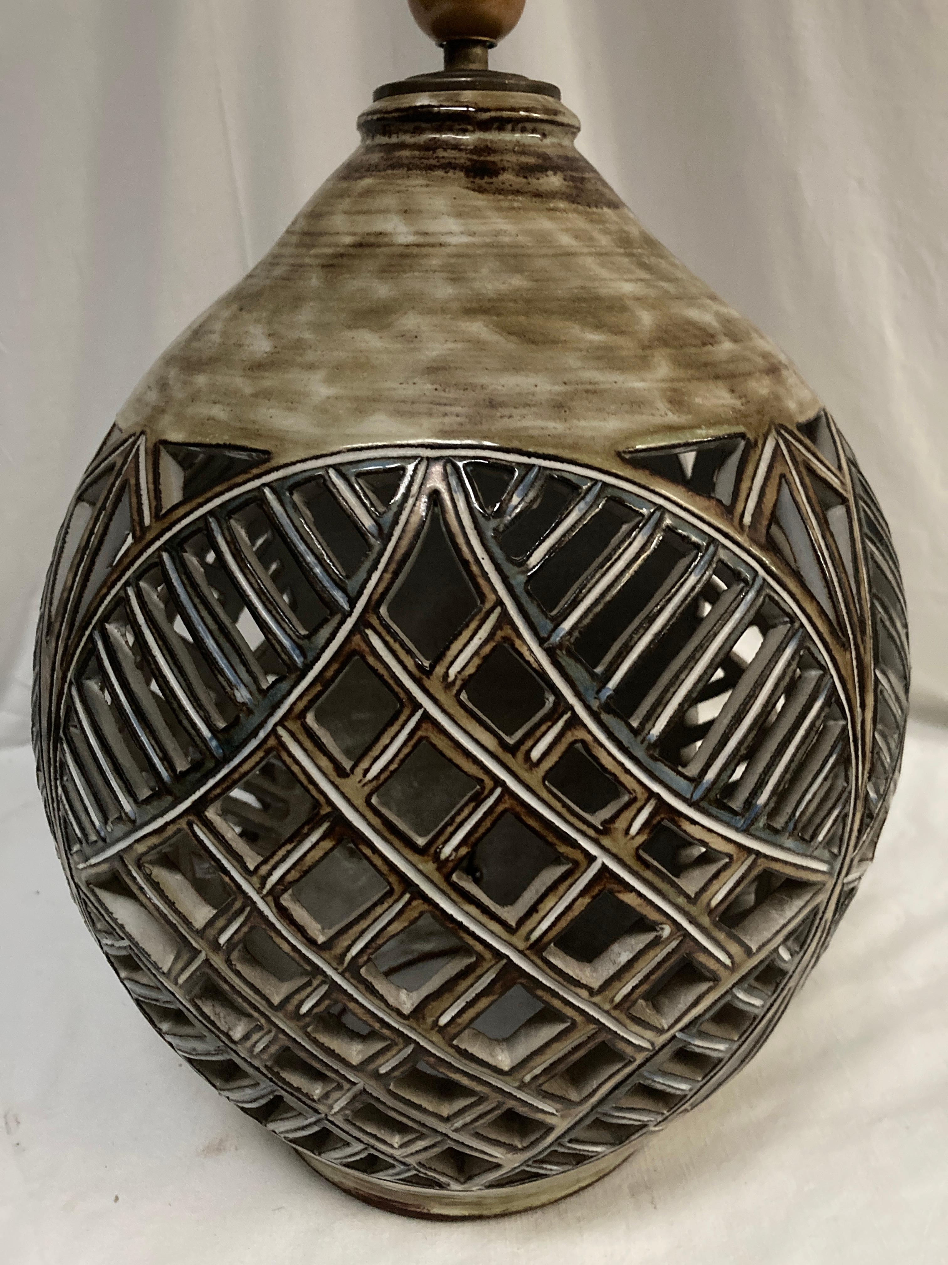 Lámpara de cerámica Studio Pottery de 1970 de Le Vieux Moulin Vallauris Cerámico en venta
