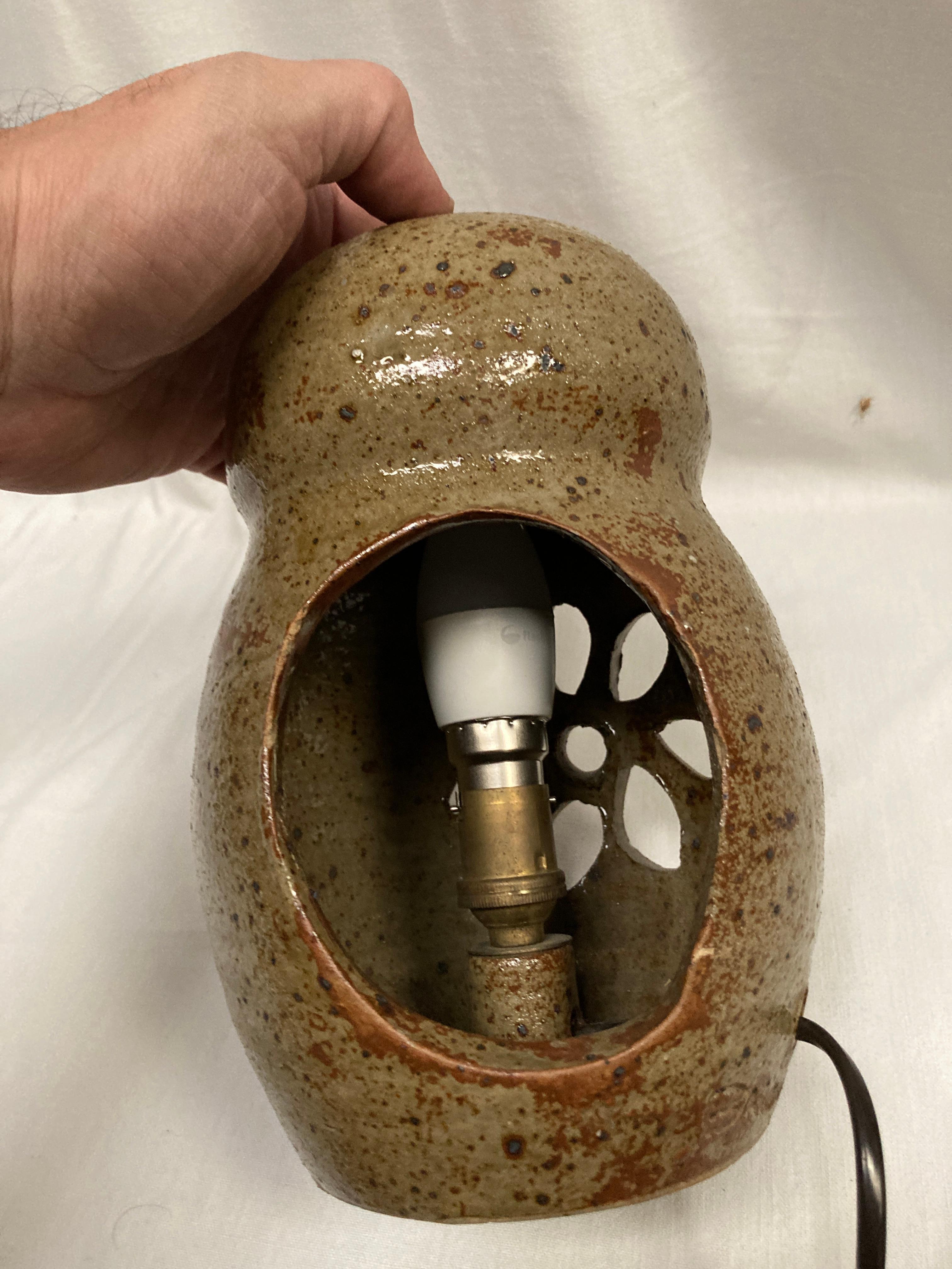 1970's Studio Pottery Keramiklampe von Vallauris (Ende des 20. Jahrhunderts) im Angebot