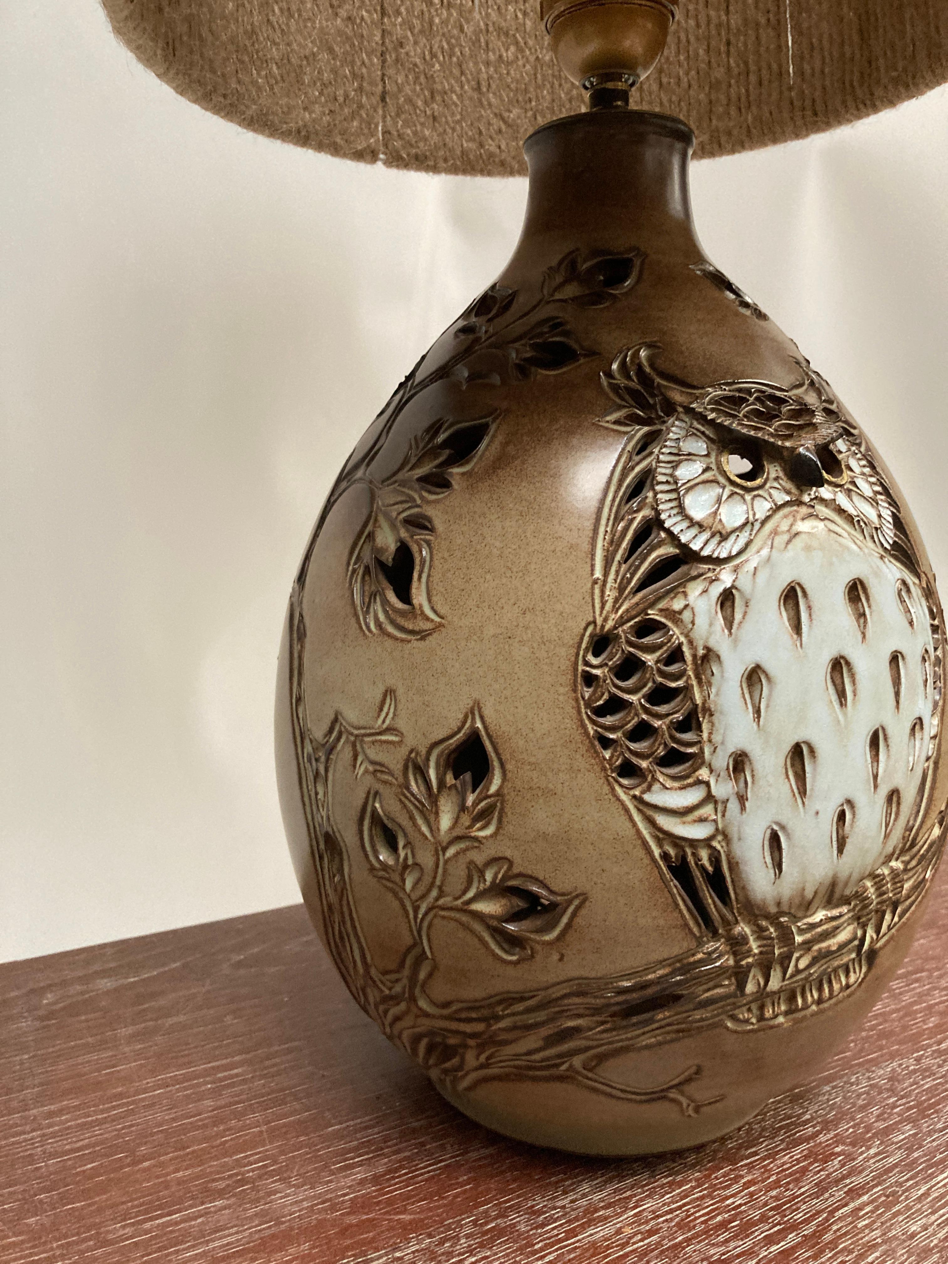 Français Lampe en céramique Studio Pottery des années 1970 signée Mateo en vente