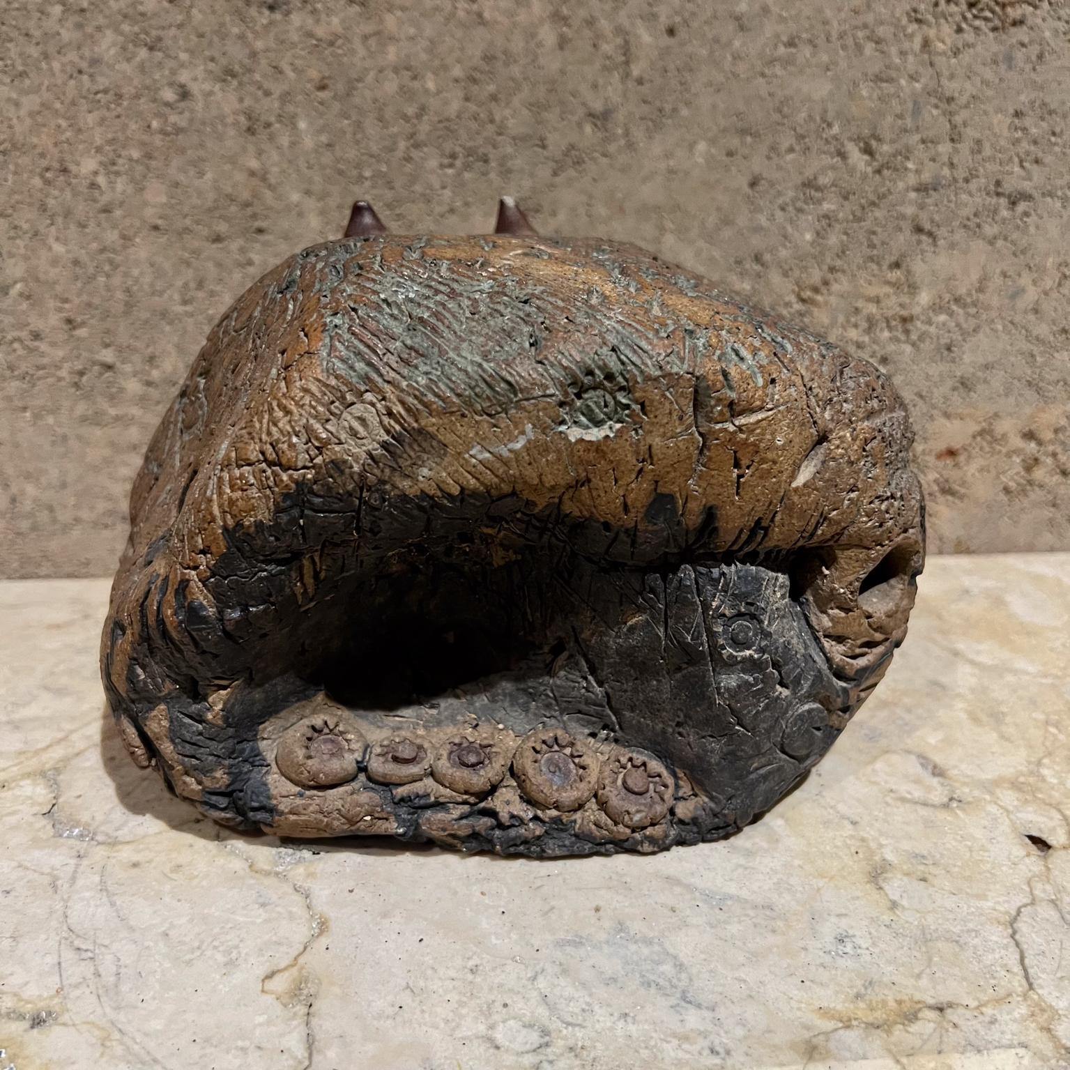 Sculpturally Crafted Art Abstract Round Sphere Art Pottery
5 h x 7.75 w x 5.75 d
Preowned original vintage condition.
See images provided.
